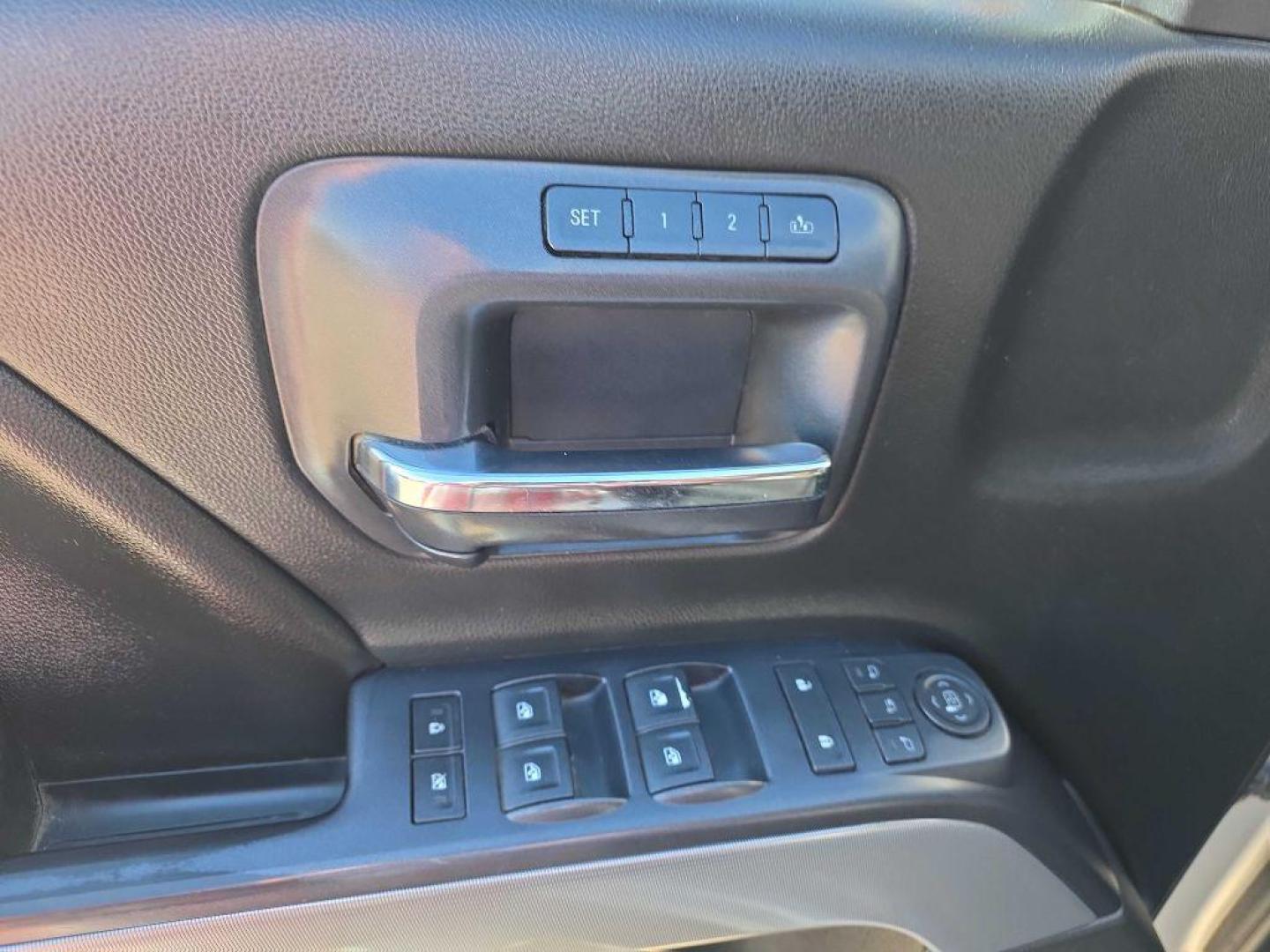 2015 SILVER CHEVROLET SILVERADO 2500 HEAVY DUTY LTZ (1GC1KWE84FF) with an 6.6L engine, Automatic transmission, located at 495 Old Highway 20 West, South Sioux City, NE, 68776, (402) 494-2677, 42.458408, -96.443512 - Photo#10