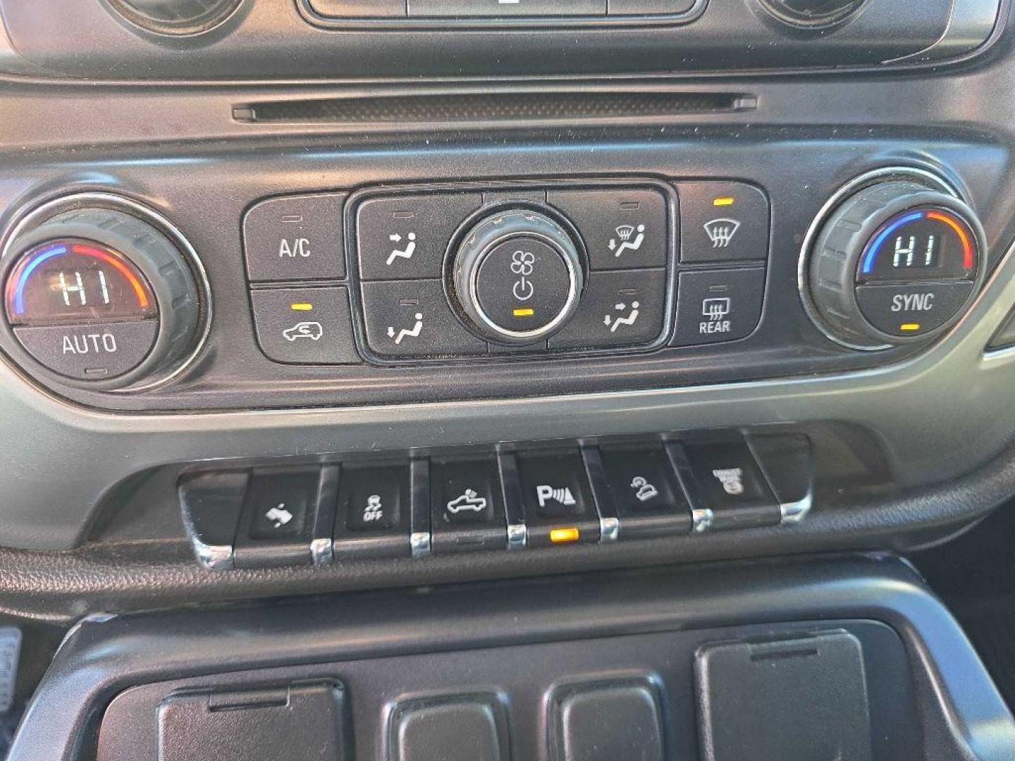 2015 SILVER CHEVROLET SILVERADO 2500 HEAVY DUTY LTZ (1GC1KWE84FF) with an 6.6L engine, Automatic transmission, located at 495 Old Highway 20 West, South Sioux City, NE, 68776, (402) 494-2677, 42.458408, -96.443512 - Photo#13