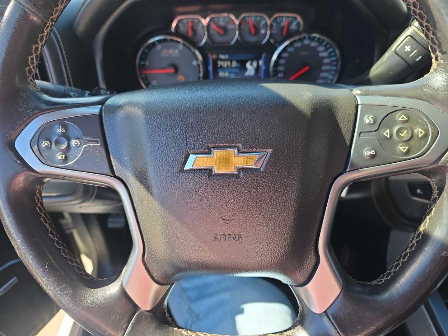 2015 SILVER CHEVROLET SILVERADO 2500 HEAVY DUTY LTZ (1GC1KWE84FF) with an 6.6L engine, Automatic transmission, located at 495 Old Highway 20 West, South Sioux City, NE, 68776, (402) 494-2677, 42.458408, -96.443512 - Photo#17