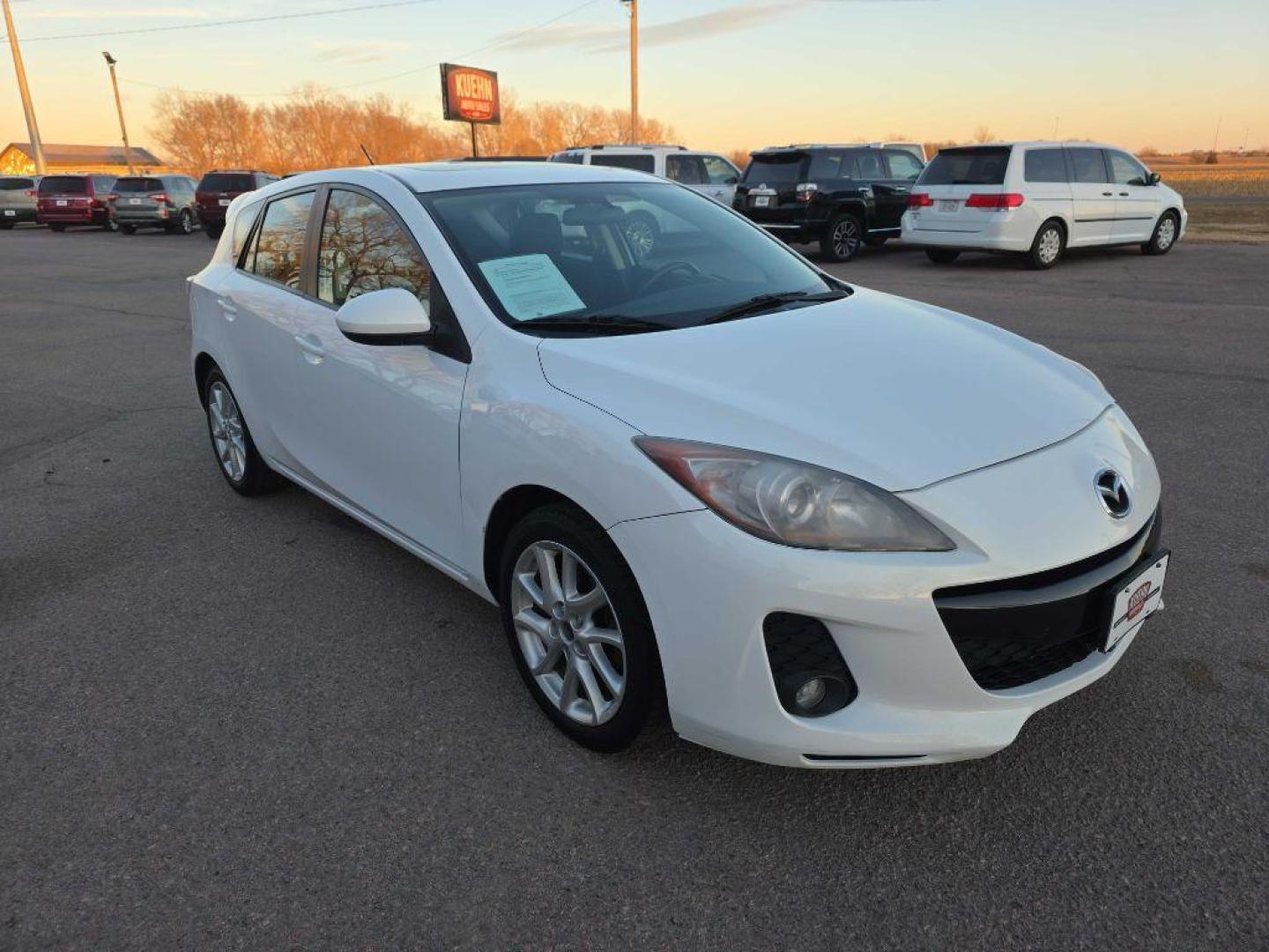 2012 WHITE MAZDA 3 S (JM1BL1L53C1) with an 2.5L engine, Automatic transmission, located at 495 Old Highway 20 West, South Sioux City, NE, 68776, (402) 494-2677, 42.458408, -96.443512 - Photo#5