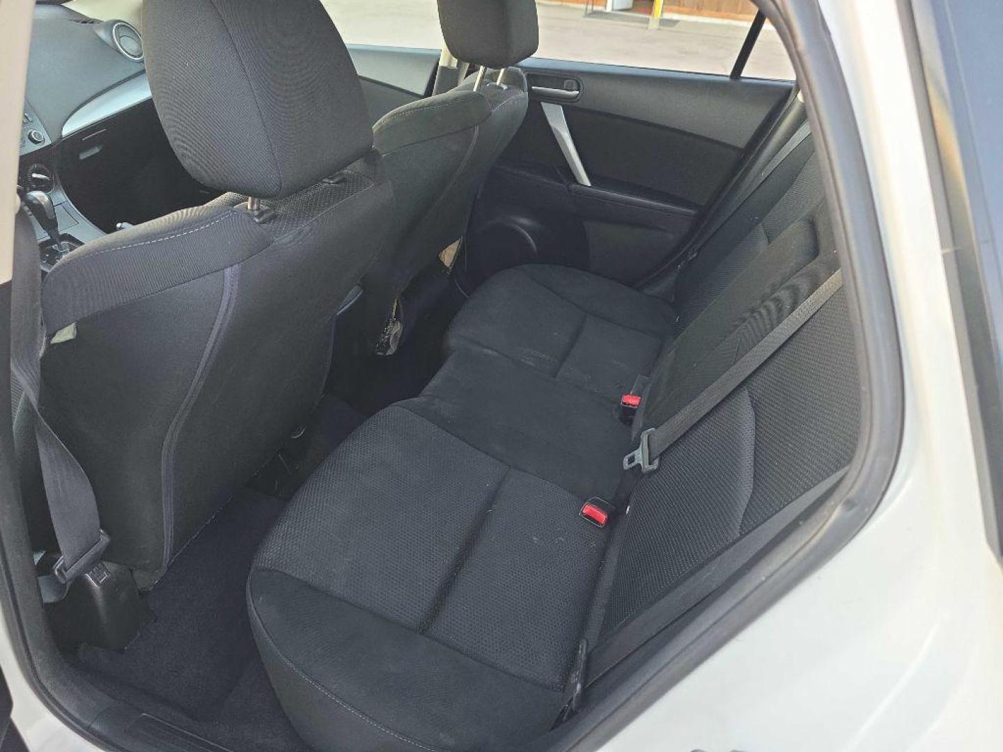 2012 WHITE MAZDA 3 S (JM1BL1L53C1) with an 2.5L engine, Automatic transmission, located at 495 Old Highway 20 West, South Sioux City, NE, 68776, (402) 494-2677, 42.458408, -96.443512 - Photo#6