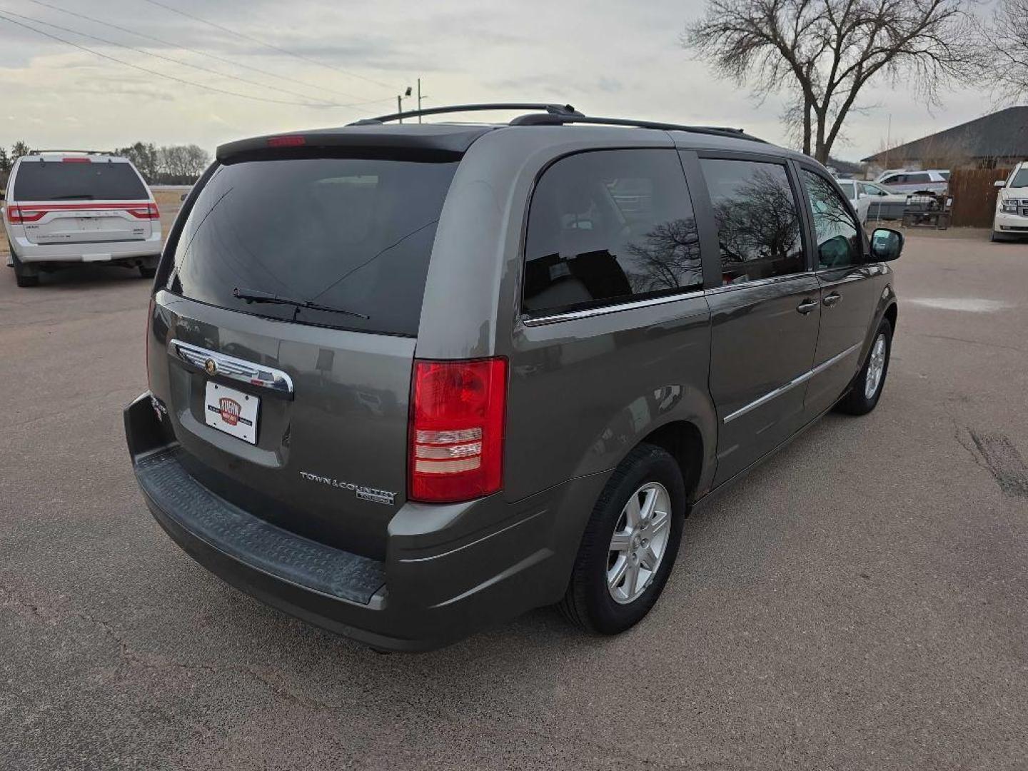 2010 GREY CHRYSLER TOWN and COUNTRY TOURING PLUS (2A4RR8DX2AR) with an 4.0L engine, Automatic transmission, located at 495 Old Highway 20 West, South Sioux City, NE, 68776, (402) 494-2677, 42.458408, -96.443512 - Photo#3