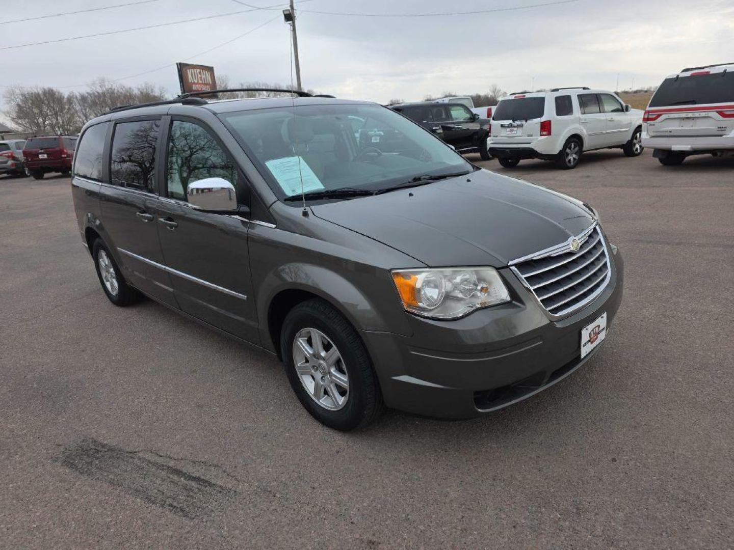 2010 GREY CHRYSLER TOWN and COUNTRY TOURING PLUS (2A4RR8DX2AR) with an 4.0L engine, Automatic transmission, located at 495 Old Highway 20 West, South Sioux City, NE, 68776, (402) 494-2677, 42.458408, -96.443512 - Photo#5