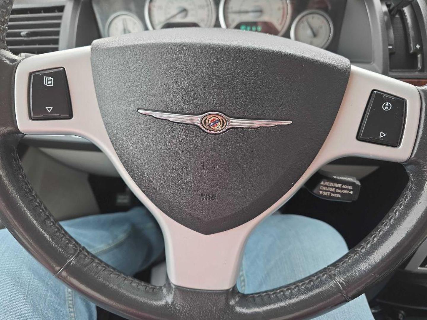 2010 GREY CHRYSLER TOWN and COUNTRY TOURING PLUS (2A4RR8DX2AR) with an 4.0L engine, Automatic transmission, located at 495 Old Highway 20 West, South Sioux City, NE, 68776, (402) 494-2677, 42.458408, -96.443512 - Photo#9