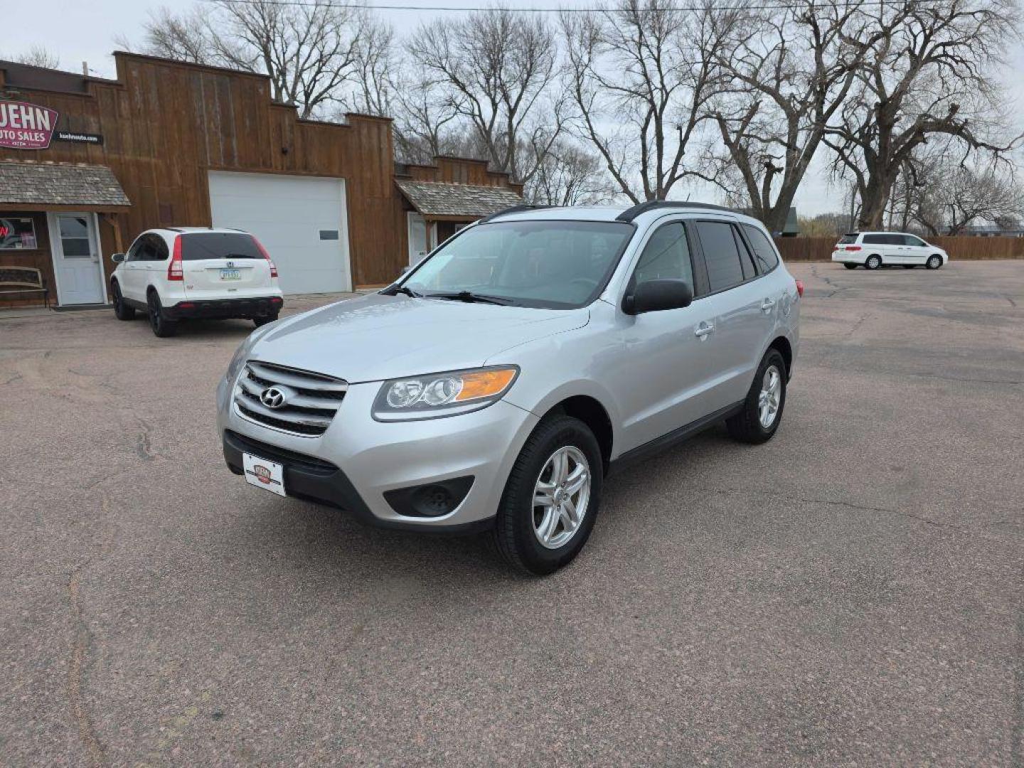 2012 SILVER HYUNDAI SANTA FE GLS (5XYZGDAB1CG) with an 2.4L engine, Automatic transmission, located at 495 Old Highway 20 West, South Sioux City, NE, 68776, (402) 494-2677, 42.458408, -96.443512 - Photo#2