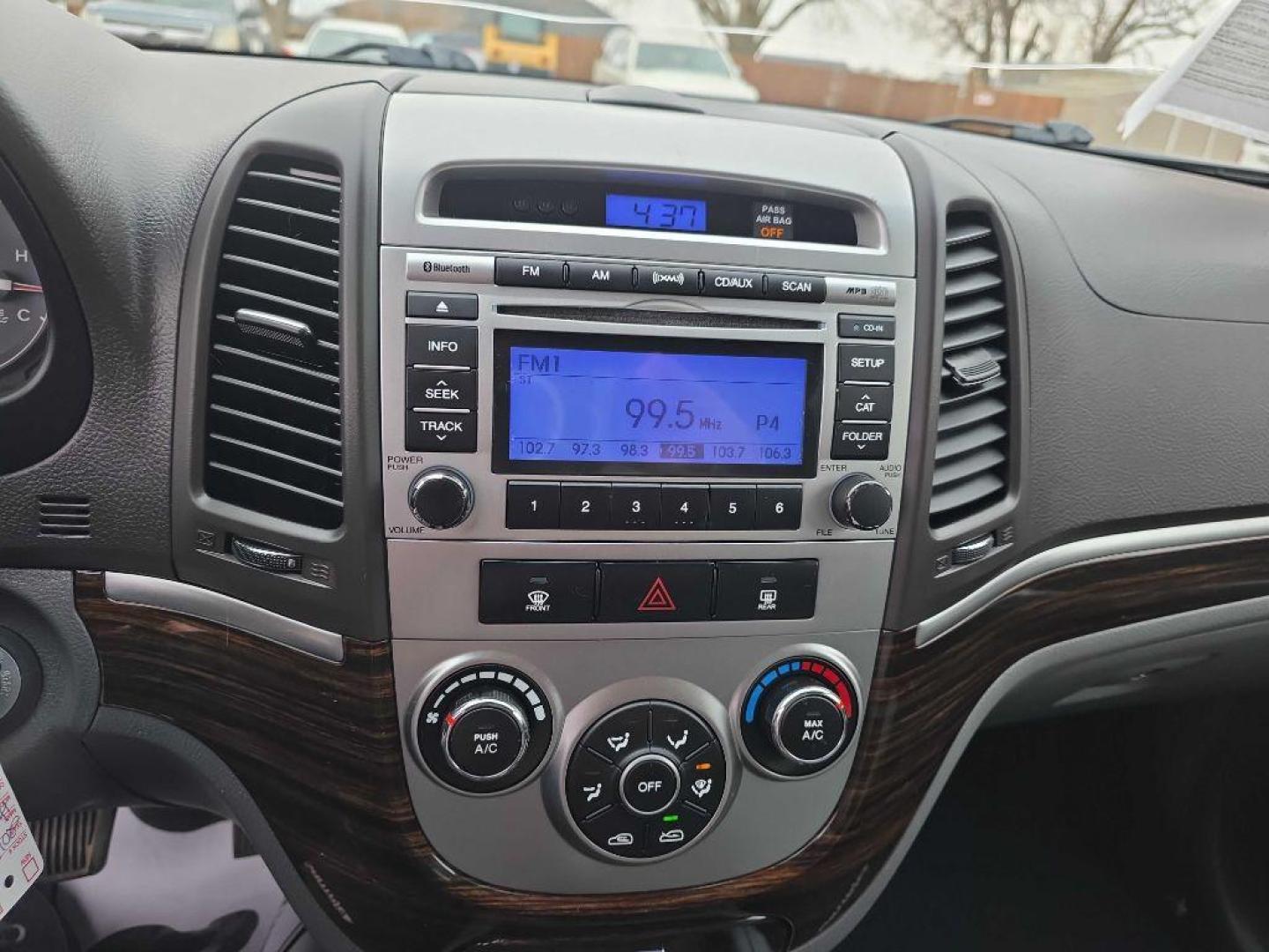 2012 SILVER HYUNDAI SANTA FE GLS (5XYZGDAB1CG) with an 2.4L engine, Automatic transmission, located at 495 Old Highway 20 West, South Sioux City, NE, 68776, (402) 494-2677, 42.458408, -96.443512 - Photo#8
