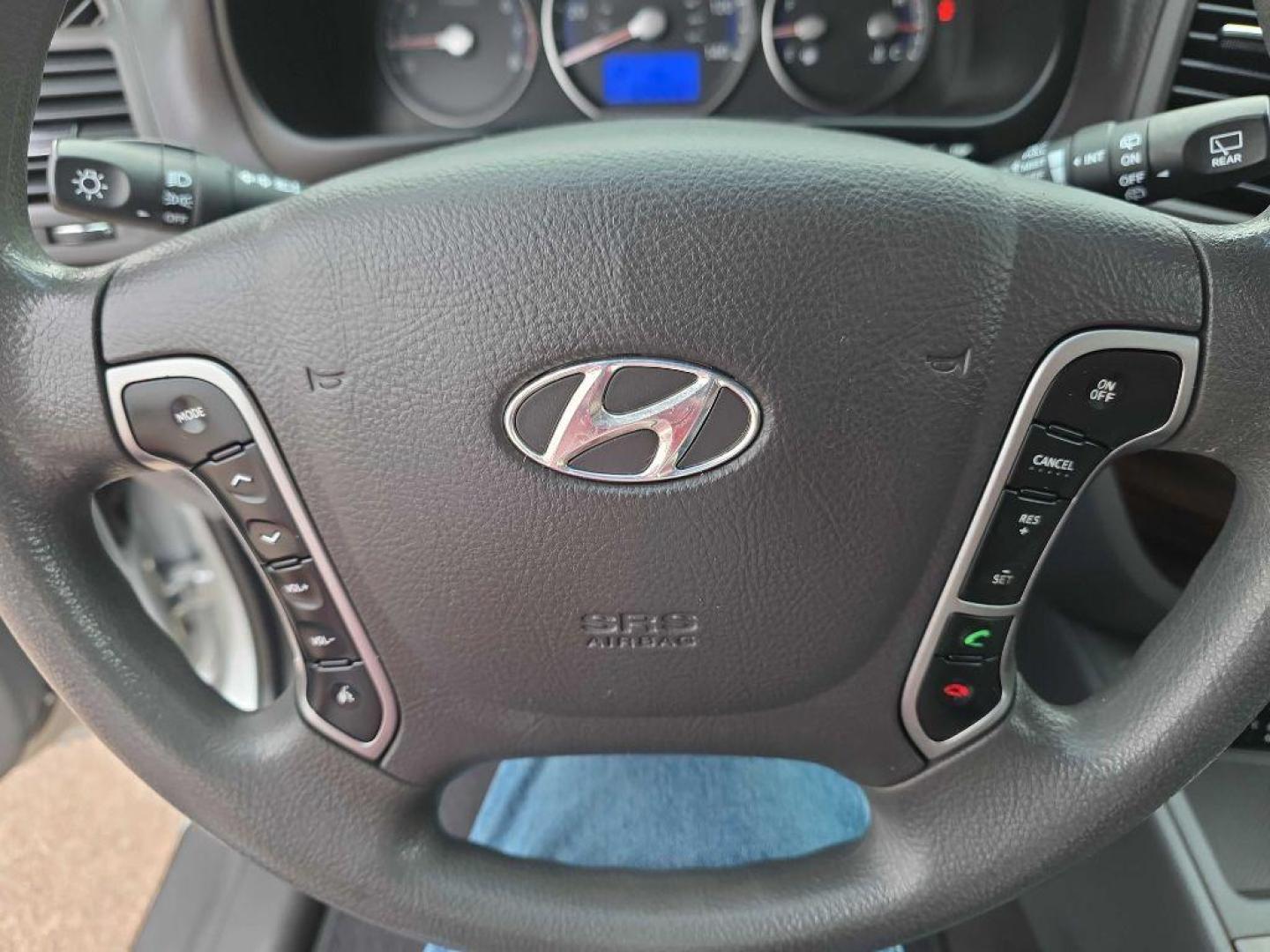 2012 SILVER HYUNDAI SANTA FE GLS (5XYZGDAB1CG) with an 2.4L engine, Automatic transmission, located at 495 Old Highway 20 West, South Sioux City, NE, 68776, (402) 494-2677, 42.458408, -96.443512 - Photo#9