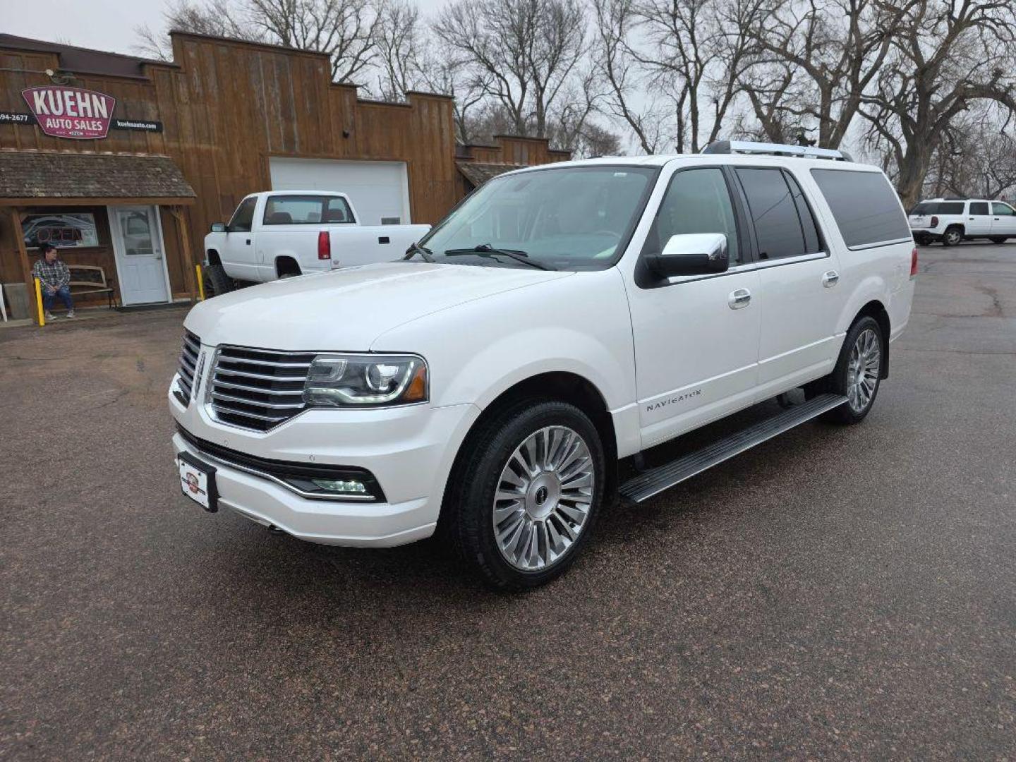 2015 WHITE LINCOLN NAVIGATOR L (5LMJJ3JT8FE) with an 3.5L engine, Automatic transmission, located at 495 Old Highway 20 West, South Sioux City, NE, 68776, (402) 494-2677, 42.458408, -96.443512 - Photo#0