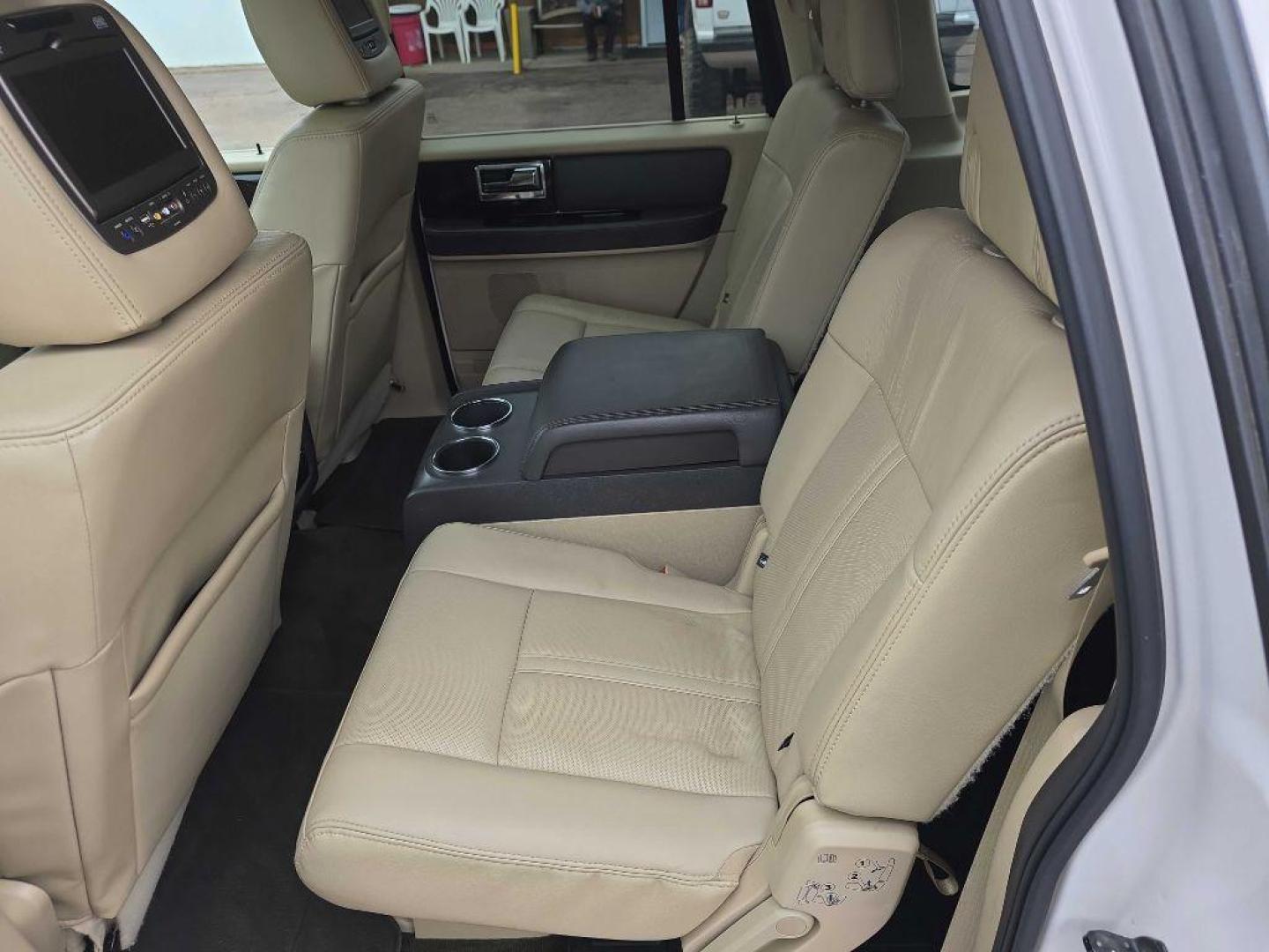 2015 WHITE LINCOLN NAVIGATOR L (5LMJJ3JT8FE) with an 3.5L engine, Automatic transmission, located at 495 Old Highway 20 West, South Sioux City, NE, 68776, (402) 494-2677, 42.458408, -96.443512 - Photo#7