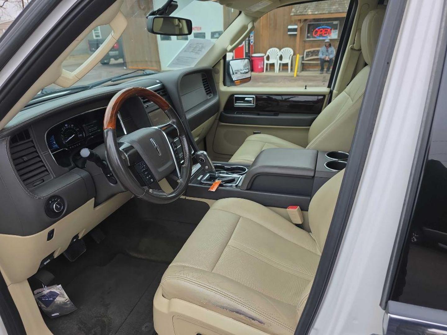 2015 WHITE LINCOLN NAVIGATOR L (5LMJJ3JT8FE) with an 3.5L engine, Automatic transmission, located at 495 Old Highway 20 West, South Sioux City, NE, 68776, (402) 494-2677, 42.458408, -96.443512 - Photo#9