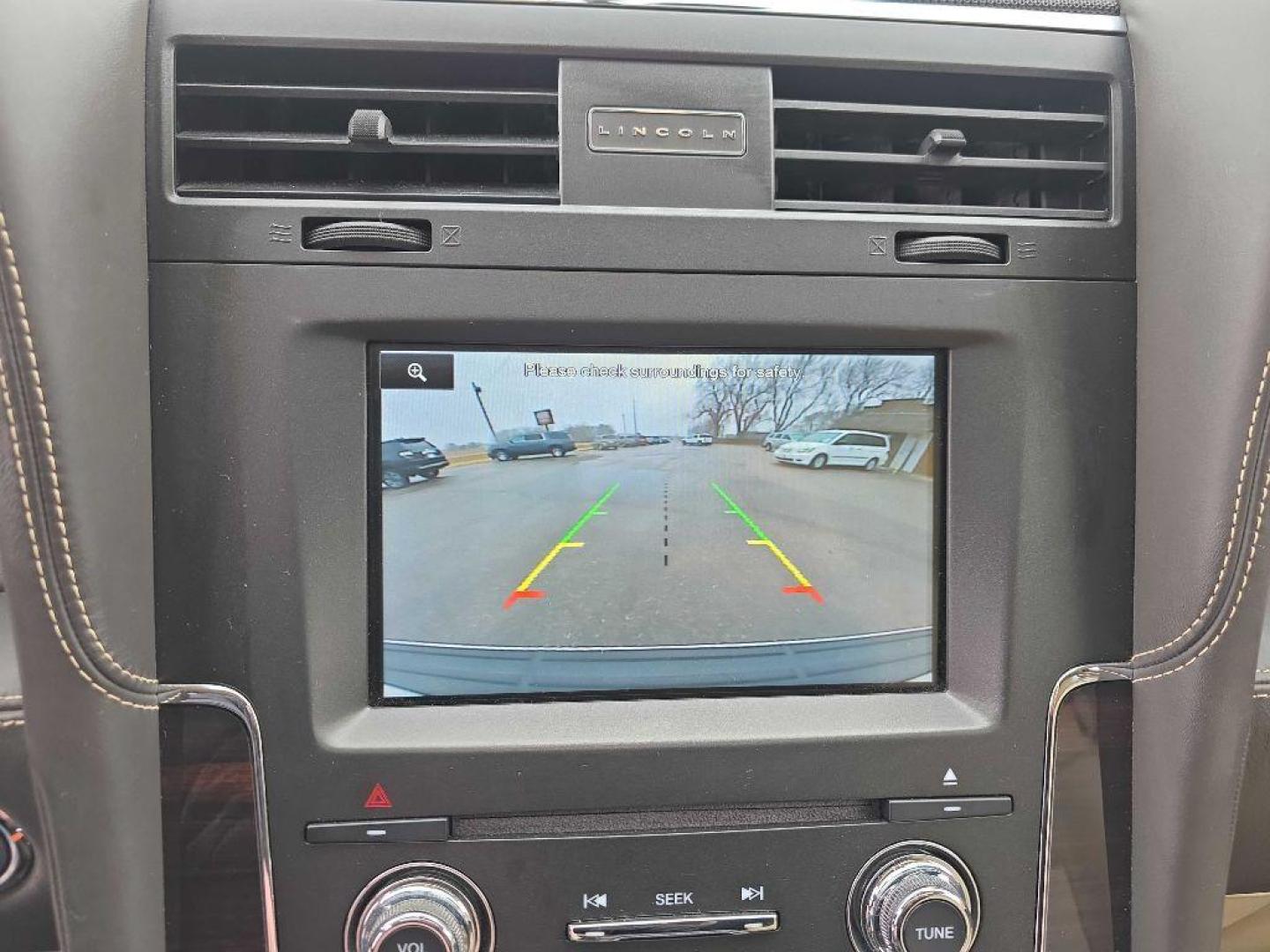 2015 WHITE LINCOLN NAVIGATOR L (5LMJJ3JT8FE) with an 3.5L engine, Automatic transmission, located at 495 Old Highway 20 West, South Sioux City, NE, 68776, (402) 494-2677, 42.458408, -96.443512 - Photo#17