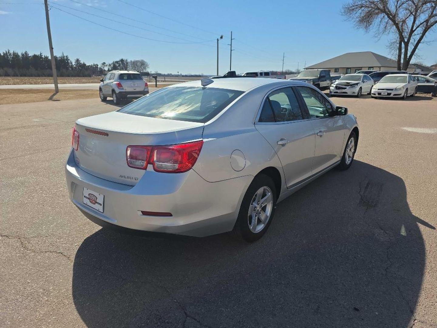 2016 SILVER CHEVROLET MALIBU LIMITED LT (1G11C5SA8GF) with an 2.5L engine, Automatic transmission, located at 495 Old Highway 20 West, South Sioux City, NE, 68776, (402) 494-2677, 42.458408, -96.443512 - Photo#3