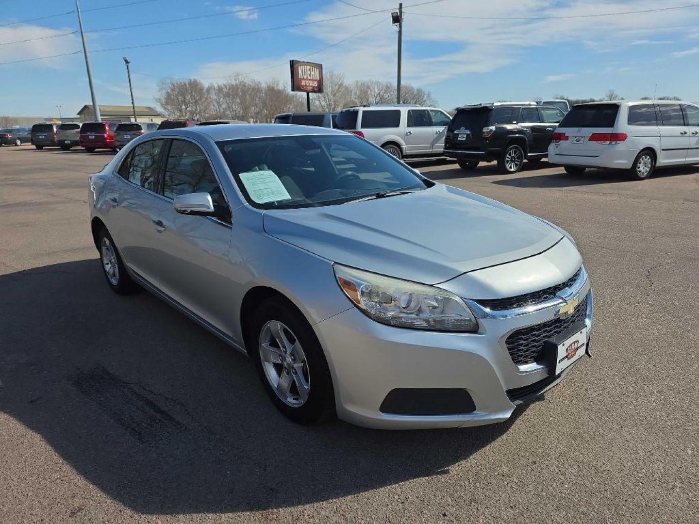 2016 SILVER CHEVROLET MALIBU LIMITED LT (1G11C5SA8GF) with an 2.5L engine, Automatic transmission, located at 495 Old Highway 20 West, South Sioux City, NE, 68776, (402) 494-2677, 42.458408, -96.443512 - Photo#6