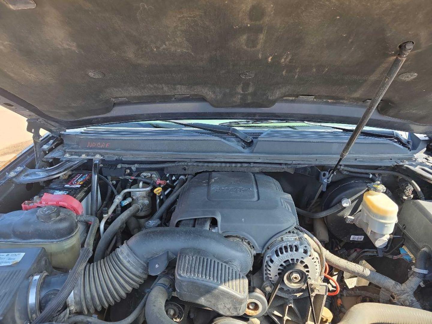 2008 BLUE GMC YUKON SLE (1GKFK13018J) with an 5.3L engine, Automatic transmission, located at 495 Old Highway 20 West, South Sioux City, NE, 68776, (402) 494-2677, 42.458408, -96.443512 - Photo#19