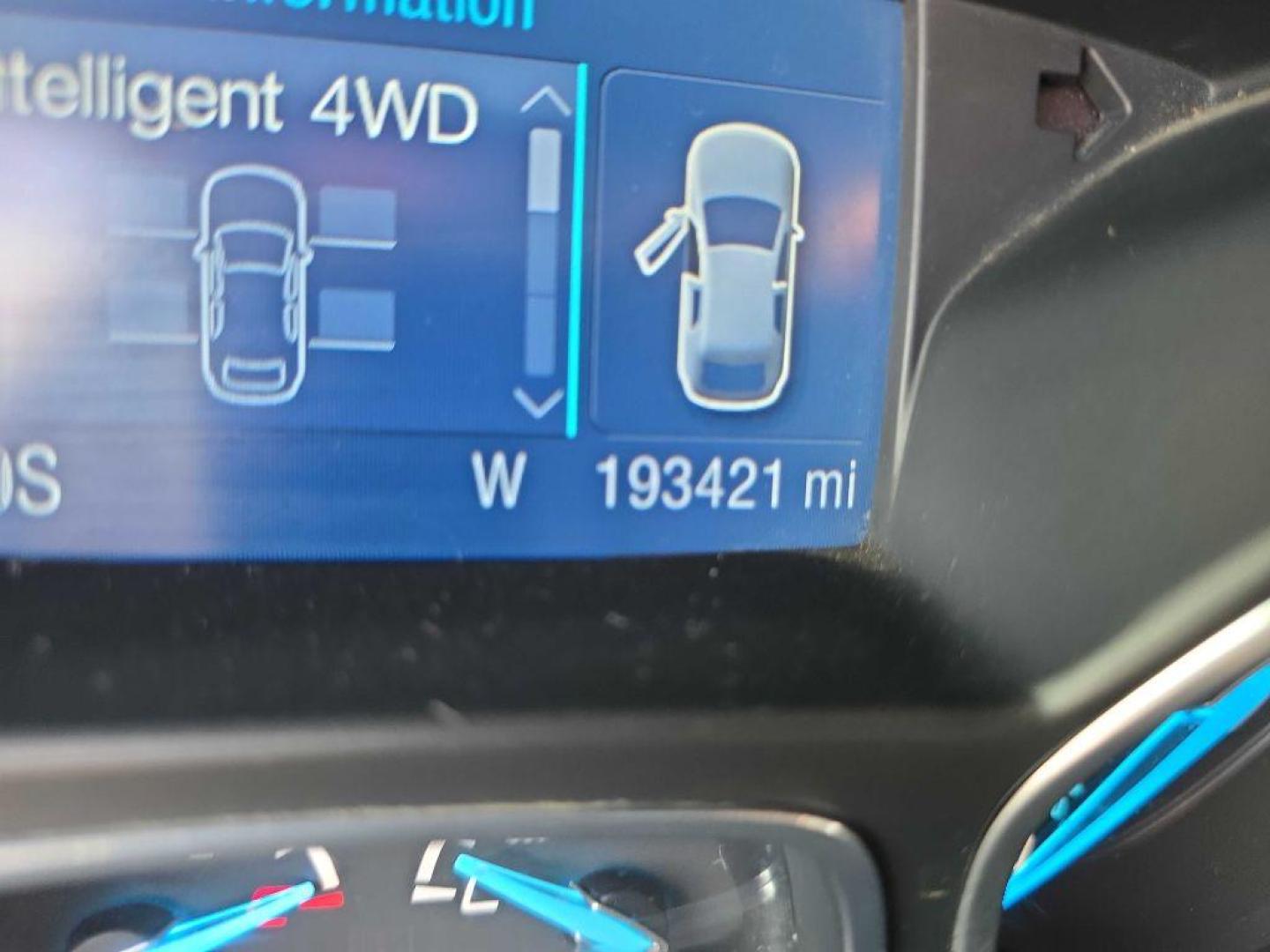 2013 WHITE FORD ESCAPE SE (1FMCU9G9XDU) with an 2.0L engine, Automatic transmission, located at 495 Old Highway 20 West, South Sioux City, NE, 68776, (402) 494-2677, 42.458408, -96.443512 - Photo#11