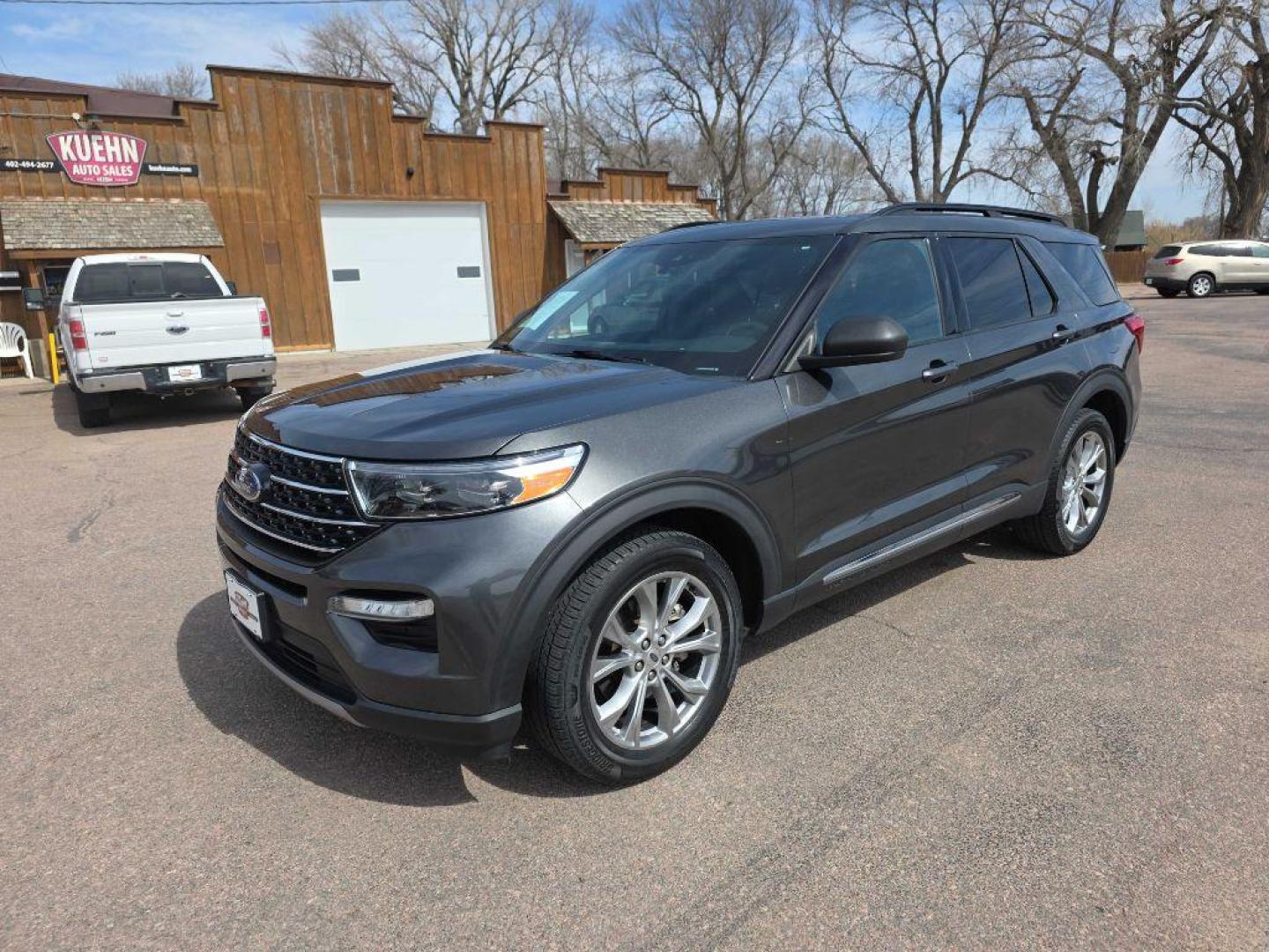 2020 GREY FORD EXPLORER XLT (1FMSK8DH8LG) with an 2.3L engine, Automatic transmission, located at 495 Old Highway 20 West, South Sioux City, NE, 68776, (402) 494-2677, 42.458408, -96.443512 - Photo#0