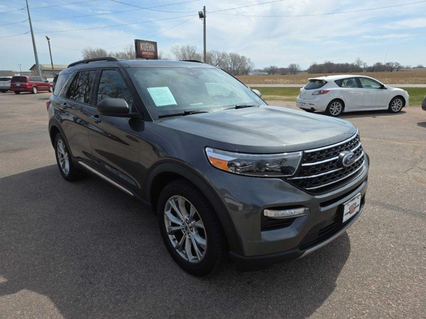 2020 GREY FORD EXPLORER XLT (1FMSK8DH8LG) with an 2.3L engine, Automatic transmission, located at 495 Old Highway 20 West, South Sioux City, NE, 68776, (402) 494-2677, 42.458408, -96.443512 - Photo#5