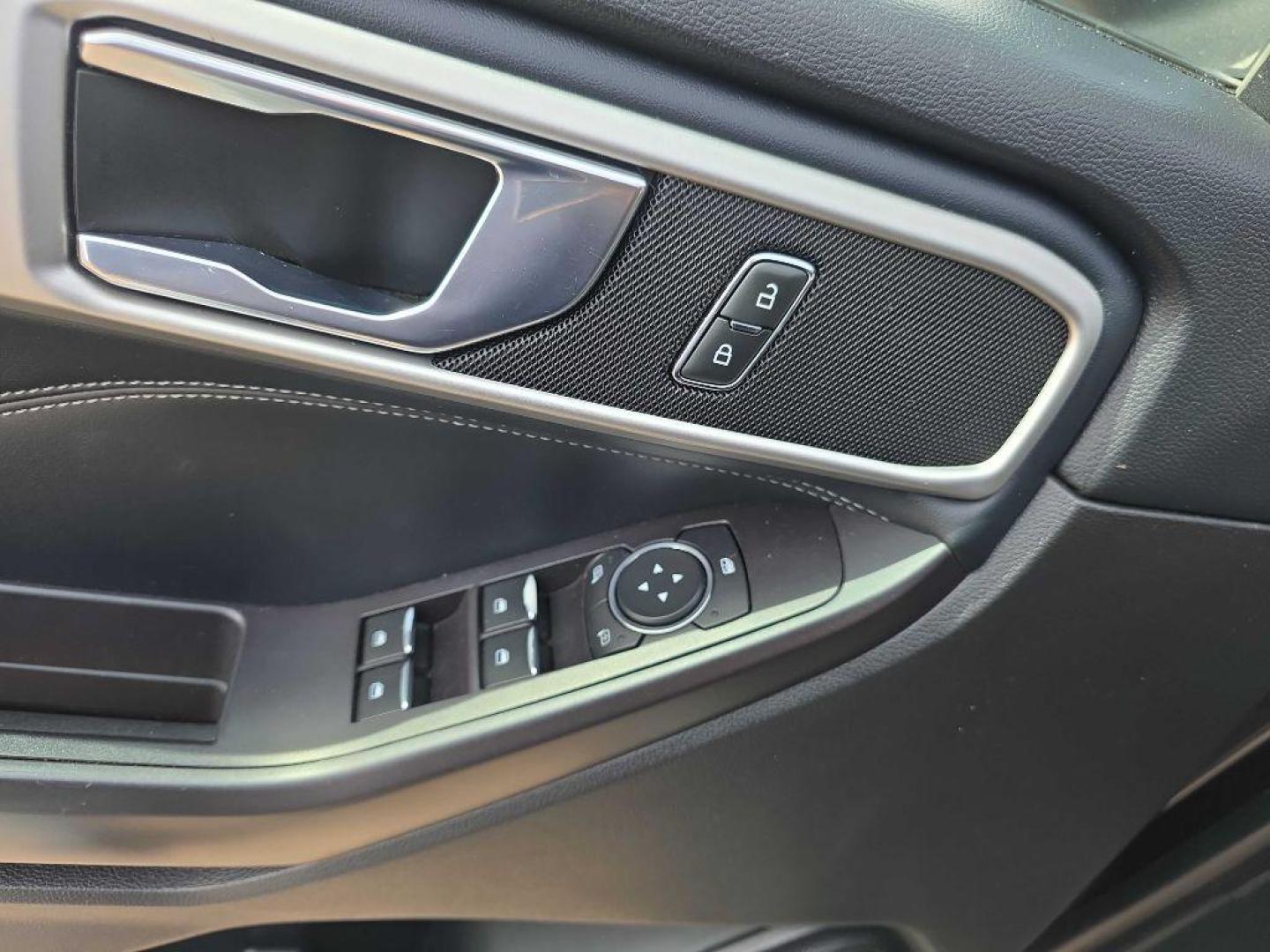 2020 GREY FORD EXPLORER XLT (1FMSK8DH8LG) with an 2.3L engine, Automatic transmission, located at 495 Old Highway 20 West, South Sioux City, NE, 68776, (402) 494-2677, 42.458408, -96.443512 - Photo#8