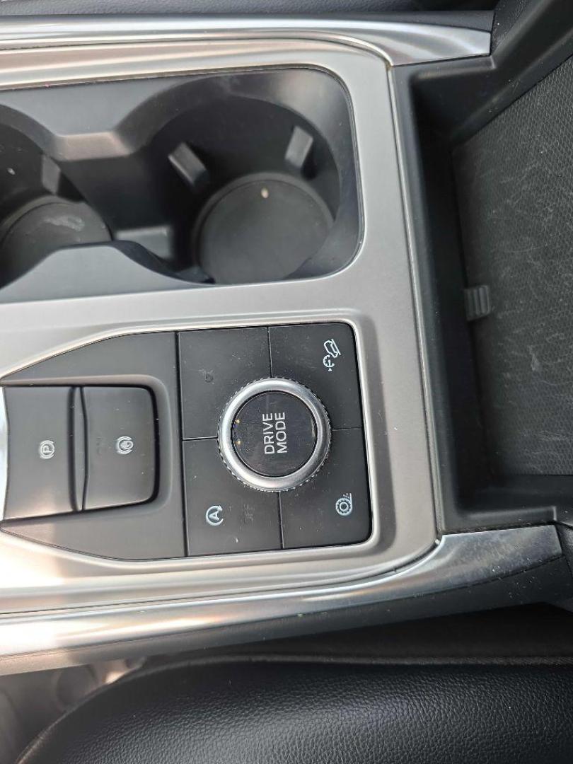 2020 GREY FORD EXPLORER XLT (1FMSK8DH8LG) with an 2.3L engine, Automatic transmission, located at 495 Old Highway 20 West, South Sioux City, NE, 68776, (402) 494-2677, 42.458408, -96.443512 - Photo#13