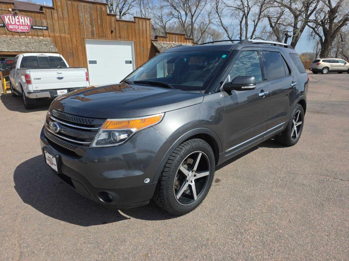 2015 GREY FORD EXPLORER LIMITED (1FM5K8F87FG) with an 3.5L engine, Automatic transmission, located at 495 Old Highway 20 West, South Sioux City, NE, 68776, (402) 494-2677, 42.458408, -96.443512 - Photo#0