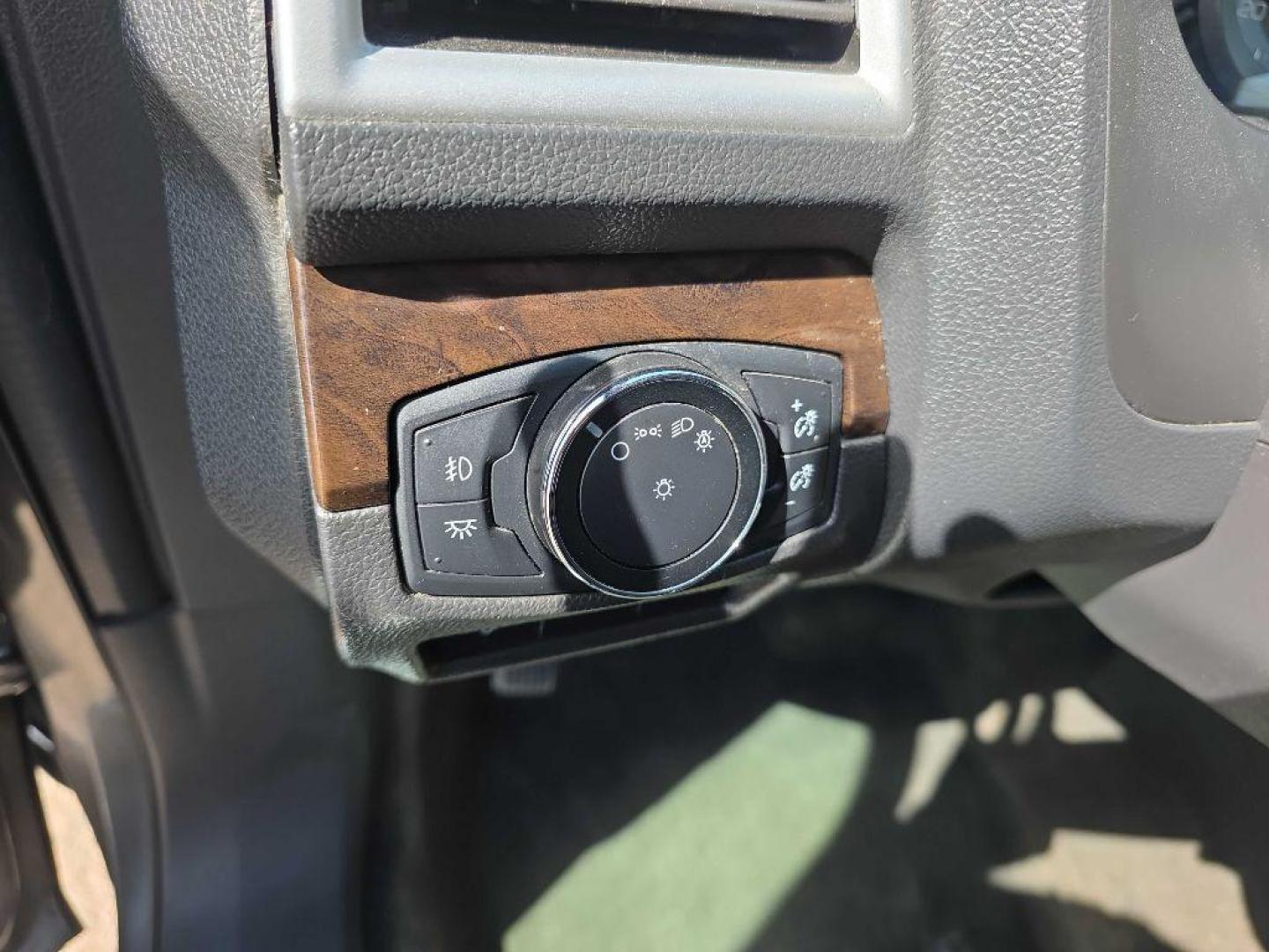 2015 GREY FORD EXPLORER LIMITED (1FM5K8F87FG) with an 3.5L engine, Automatic transmission, located at 495 Old Highway 20 West, South Sioux City, NE, 68776, (402) 494-2677, 42.458408, -96.443512 - Photo#7