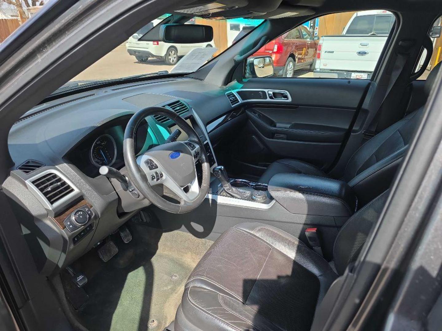 2015 GREY FORD EXPLORER LIMITED (1FM5K8F87FG) with an 3.5L engine, Automatic transmission, located at 495 Old Highway 20 West, South Sioux City, NE, 68776, (402) 494-2677, 42.458408, -96.443512 - Photo#8