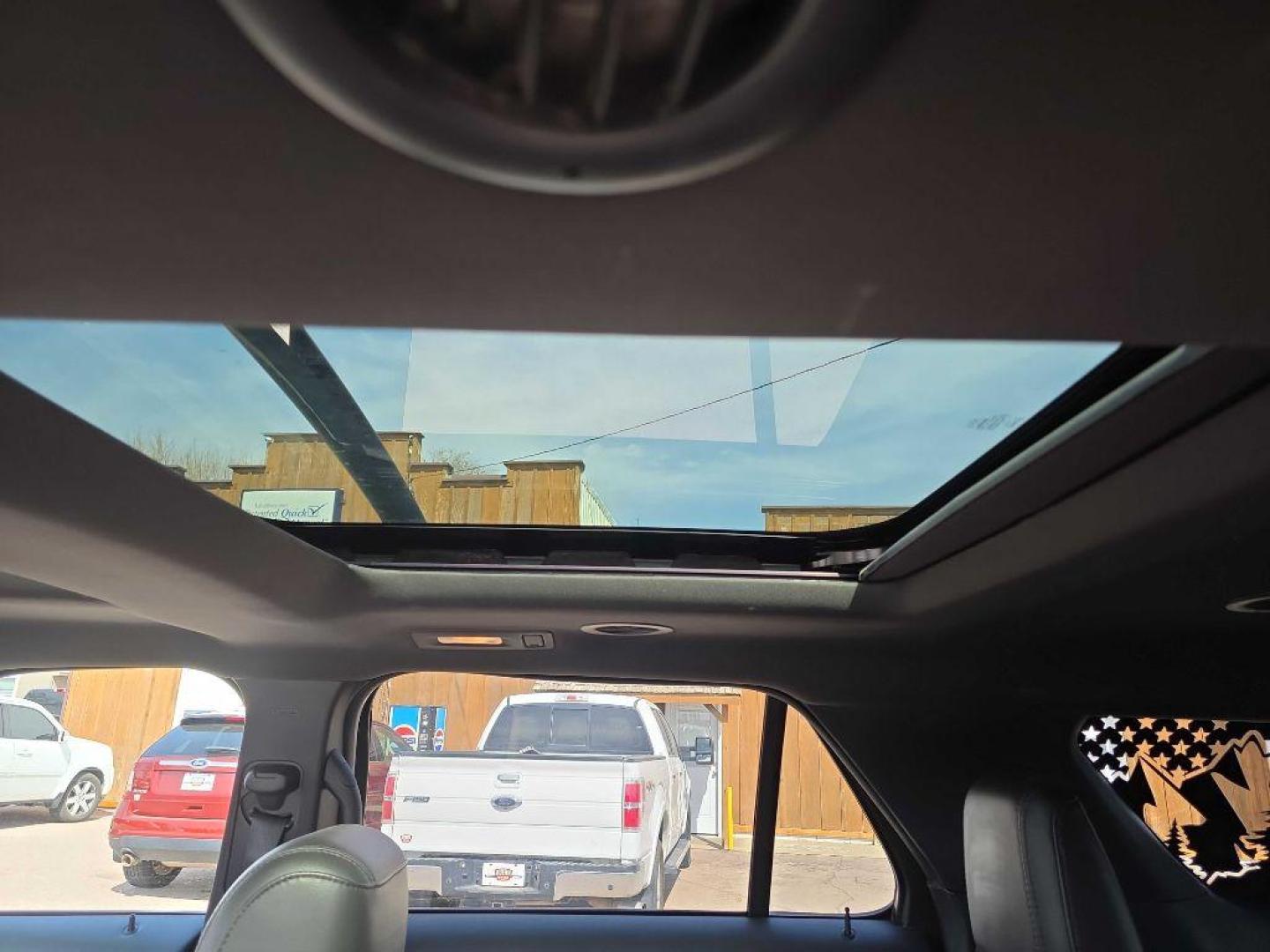 2015 GREY FORD EXPLORER LIMITED (1FM5K8F87FG) with an 3.5L engine, Automatic transmission, located at 495 Old Highway 20 West, South Sioux City, NE, 68776, (402) 494-2677, 42.458408, -96.443512 - Photo#14