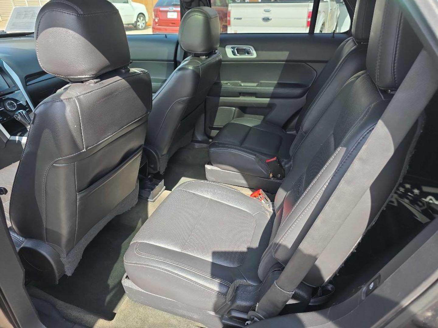 2015 GREY FORD EXPLORER LIMITED (1FM5K8F87FG) with an 3.5L engine, Automatic transmission, located at 495 Old Highway 20 West, South Sioux City, NE, 68776, (402) 494-2677, 42.458408, -96.443512 - Photo#17