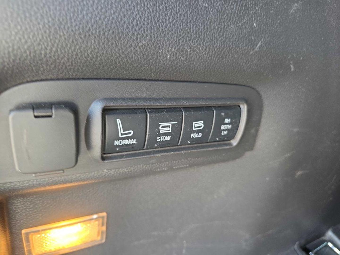 2015 GREY FORD EXPLORER LIMITED (1FM5K8F87FG) with an 3.5L engine, Automatic transmission, located at 495 Old Highway 20 West, South Sioux City, NE, 68776, (402) 494-2677, 42.458408, -96.443512 - Photo#19