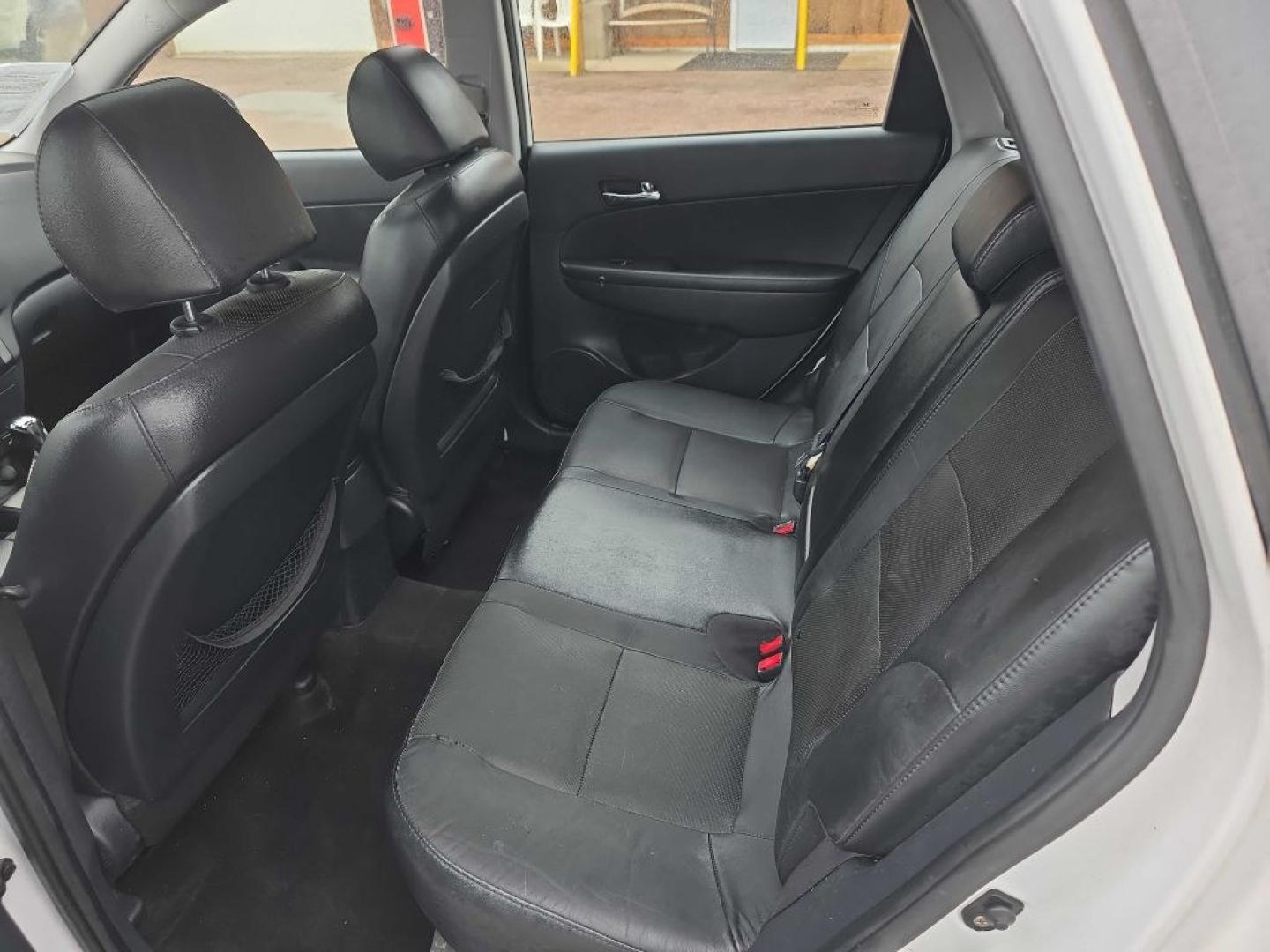 2011 WHITE HYUNDAI ELANTRA TOURING GLS (KMHDC8AE1BU) with an 2.0L engine, Automatic transmission, located at 495 Old Highway 20 West, South Sioux City, NE, 68776, (402) 494-2677, 42.458408, -96.443512- Photo#6