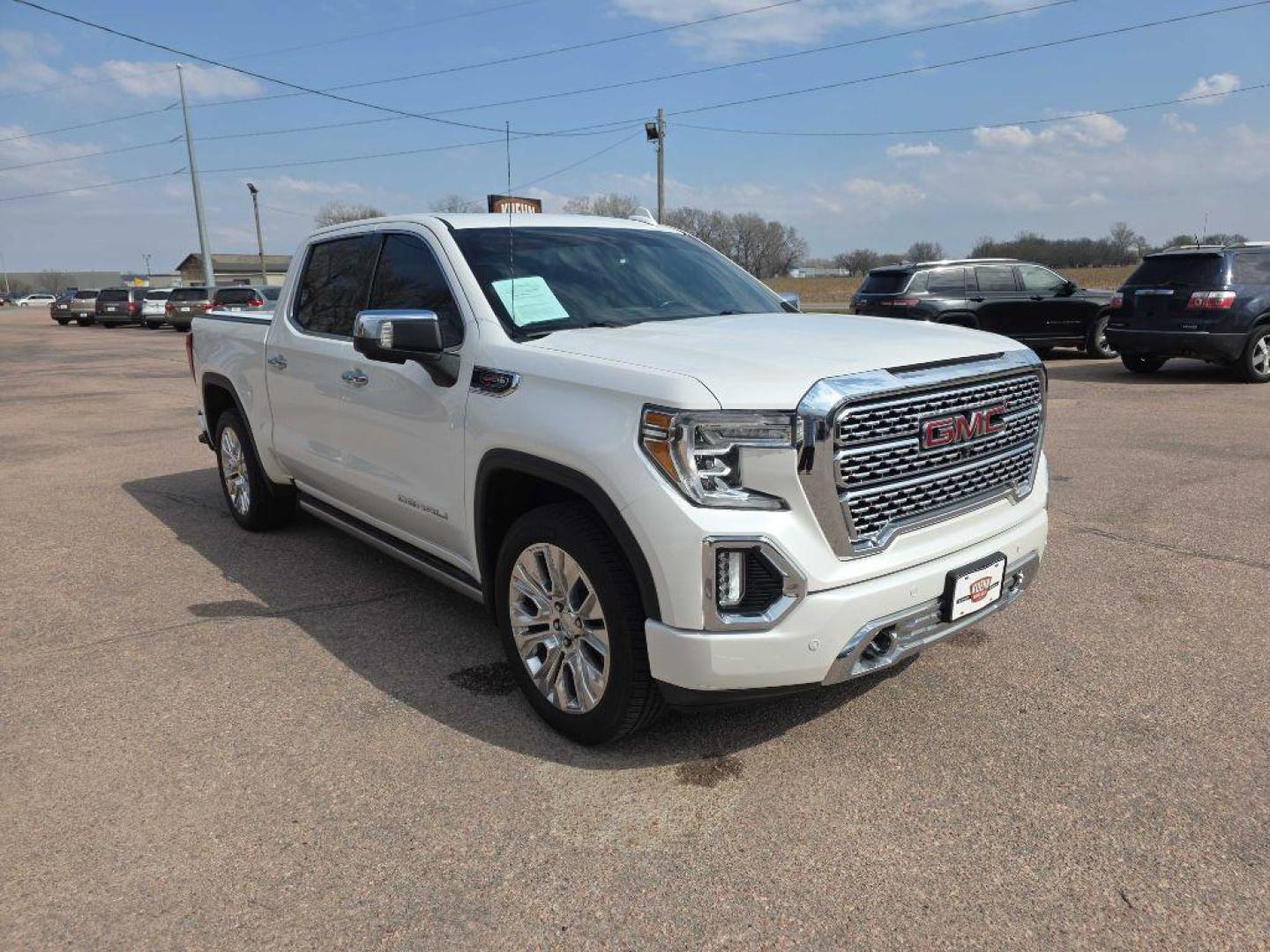 2020 WHITE GMC SIERRA 1500 DENALI (1GTU9FEL4LZ) with an 6.2L engine, Automatic transmission, located at 495 Old Highway 20 West, South Sioux City, NE, 68776, (402) 494-2677, 42.458408, -96.443512 - Photo#5
