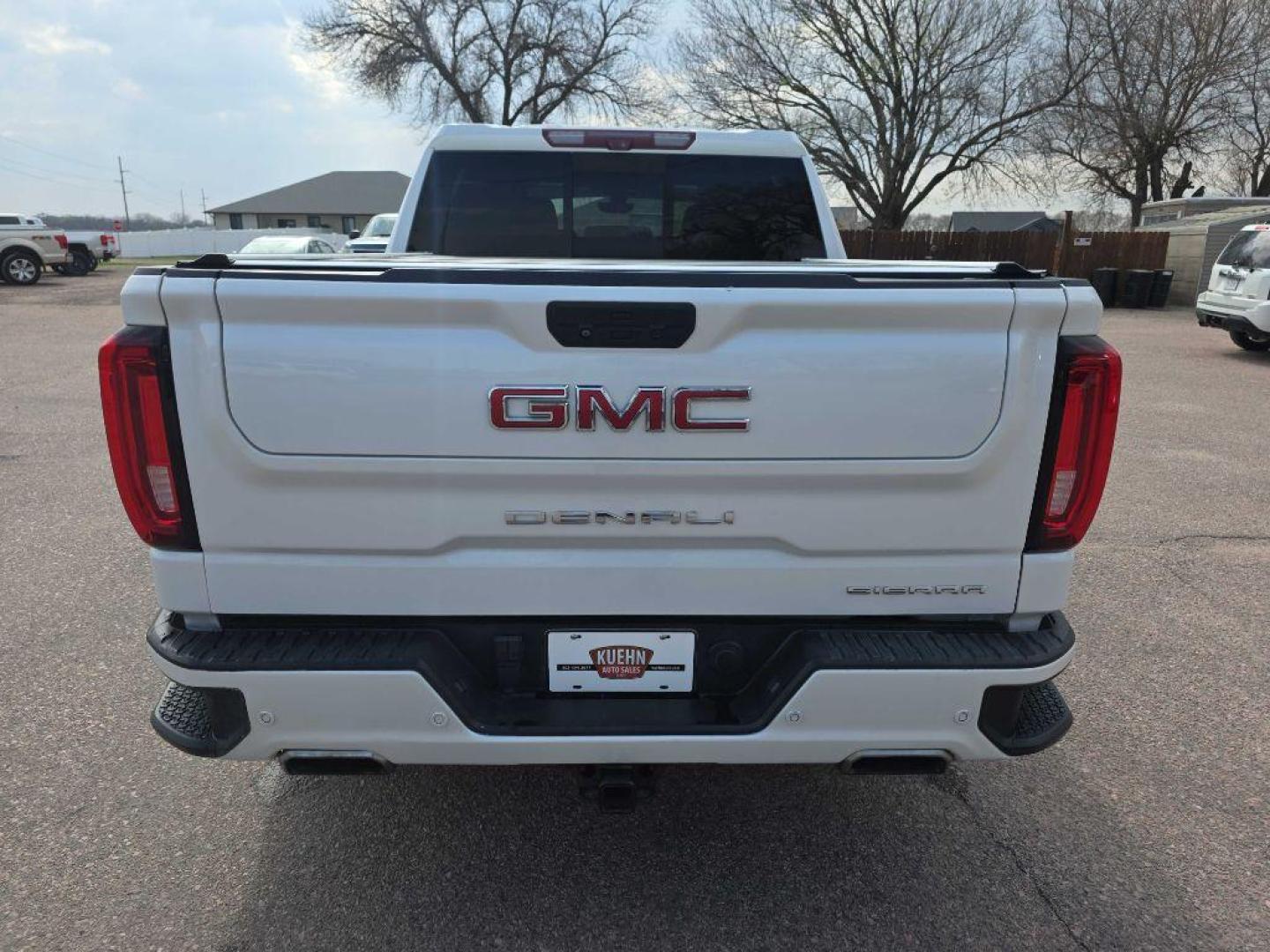 2020 WHITE GMC SIERRA 1500 DENALI (1GTU9FEL4LZ) with an 6.2L engine, Automatic transmission, located at 495 Old Highway 20 West, South Sioux City, NE, 68776, (402) 494-2677, 42.458408, -96.443512 - Photo#7