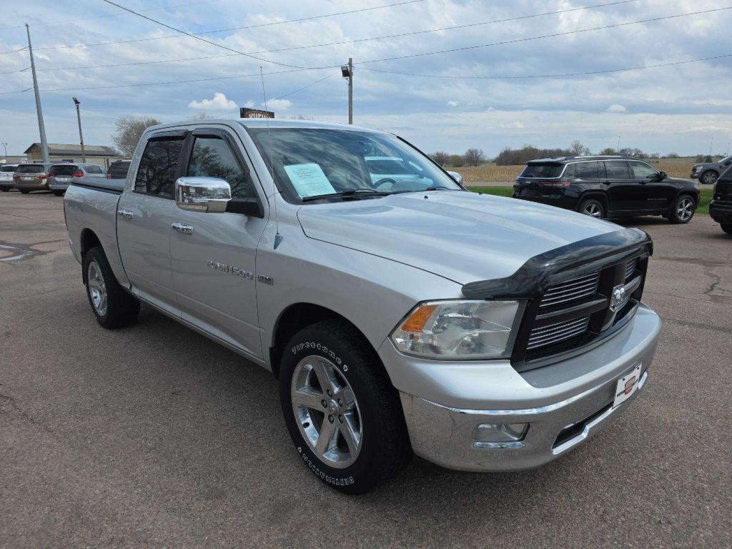 2012 SILVER DODGE RAM 1500 SLT (1C6RD7LT3CS) with an 5.7L engine, Automatic transmission, located at 495 Old Highway 20 West, South Sioux City, NE, 68776, (402) 494-2677, 42.458408, -96.443512 - Photo#5