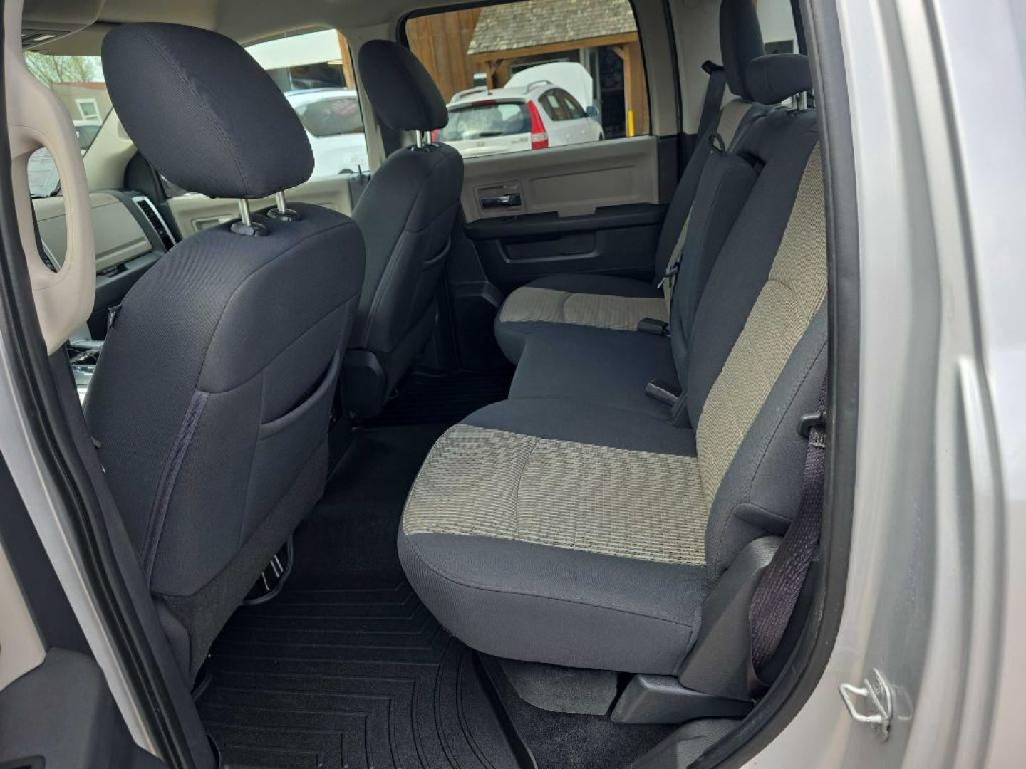 2012 SILVER DODGE RAM 1500 SLT (1C6RD7LT3CS) with an 5.7L engine, Automatic transmission, located at 495 Old Highway 20 West, South Sioux City, NE, 68776, (402) 494-2677, 42.458408, -96.443512 - Photo#6