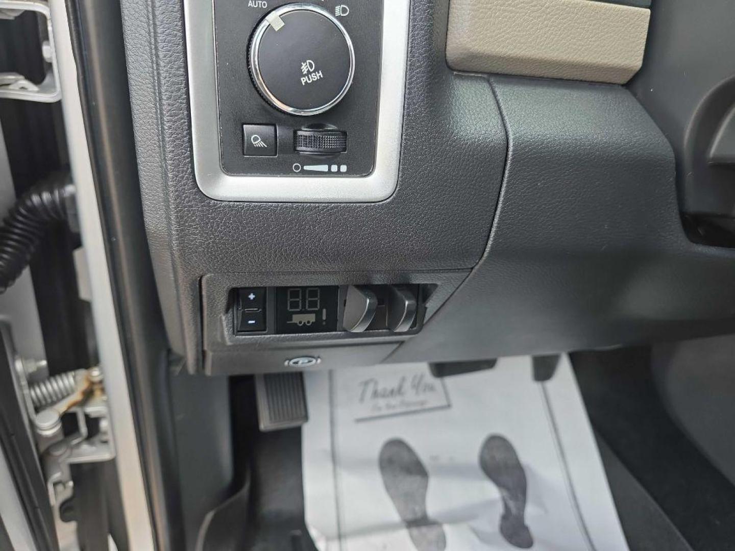 2012 SILVER DODGE RAM 1500 SLT (1C6RD7LT3CS) with an 5.7L engine, Automatic transmission, located at 495 Old Highway 20 West, South Sioux City, NE, 68776, (402) 494-2677, 42.458408, -96.443512 - Photo#8