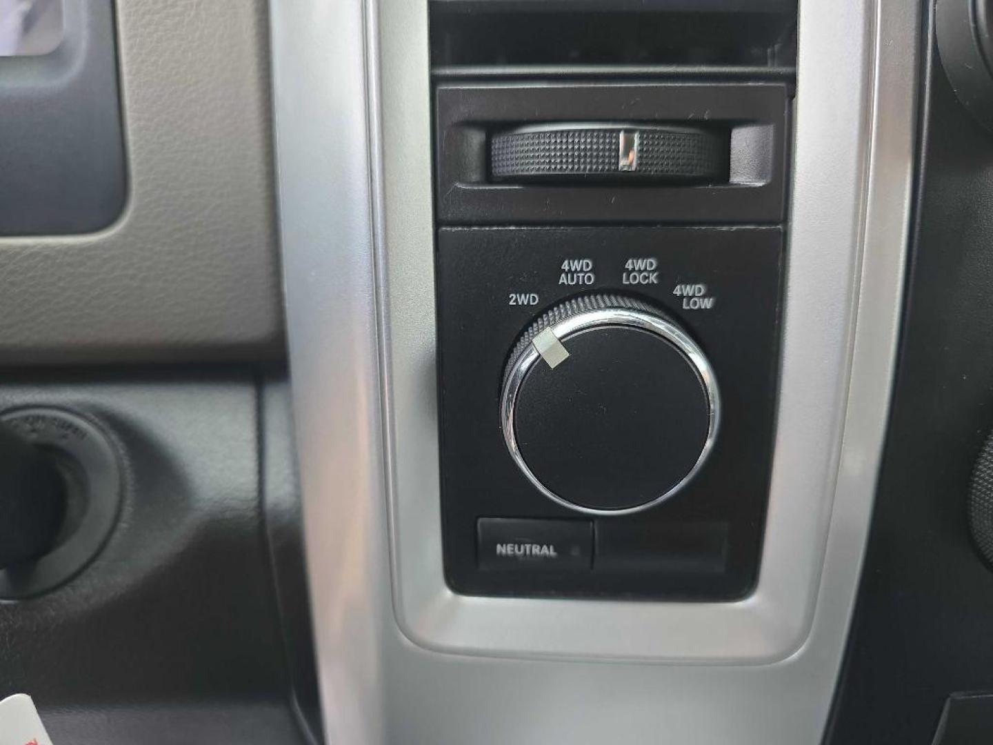 2012 SILVER DODGE RAM 1500 SLT (1C6RD7LT3CS) with an 5.7L engine, Automatic transmission, located at 495 Old Highway 20 West, South Sioux City, NE, 68776, (402) 494-2677, 42.458408, -96.443512 - Photo#12
