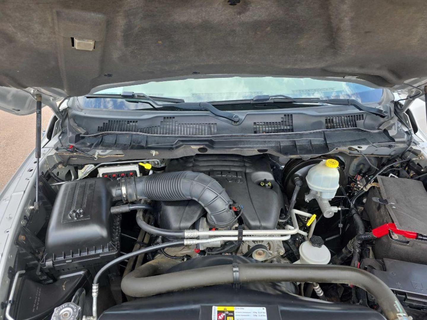 2012 SILVER DODGE RAM 1500 SLT (1C6RD7LT3CS) with an 5.7L engine, Automatic transmission, located at 495 Old Highway 20 West, South Sioux City, NE, 68776, (402) 494-2677, 42.458408, -96.443512 - Photo#16