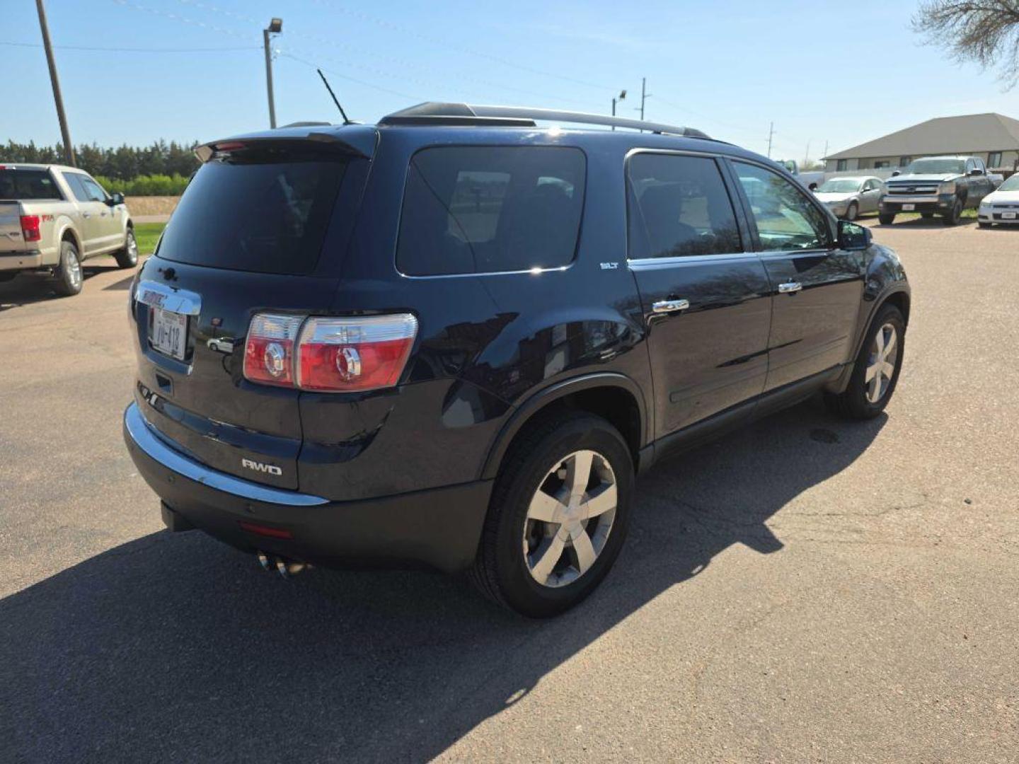 2012 BLUE GMC ACADIA SLT-1 (1GKKVREDXCJ) with an 3.6L engine, Automatic transmission, located at 495 Old Highway 20 West, South Sioux City, NE, 68776, (402) 494-2677, 42.458408, -96.443512 - Photo#3