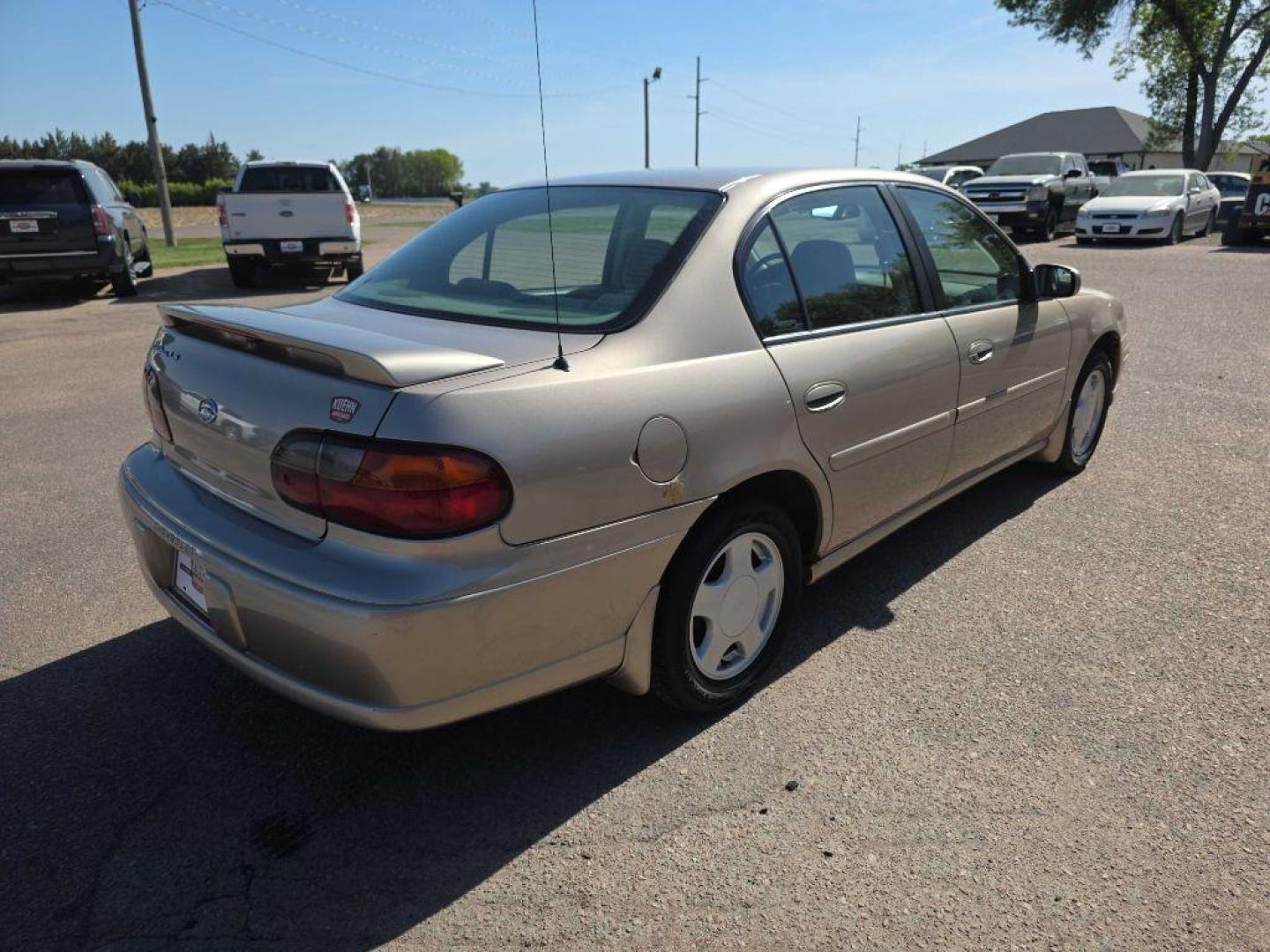 2000 TAN CHEVROLET MALIBU LS (1G1NE52J7Y6) with an 3.1L engine, Automatic transmission, located at 495 Old Highway 20 West, South Sioux City, NE, 68776, (402) 494-2677, 42.458408, -96.443512- Photo#3