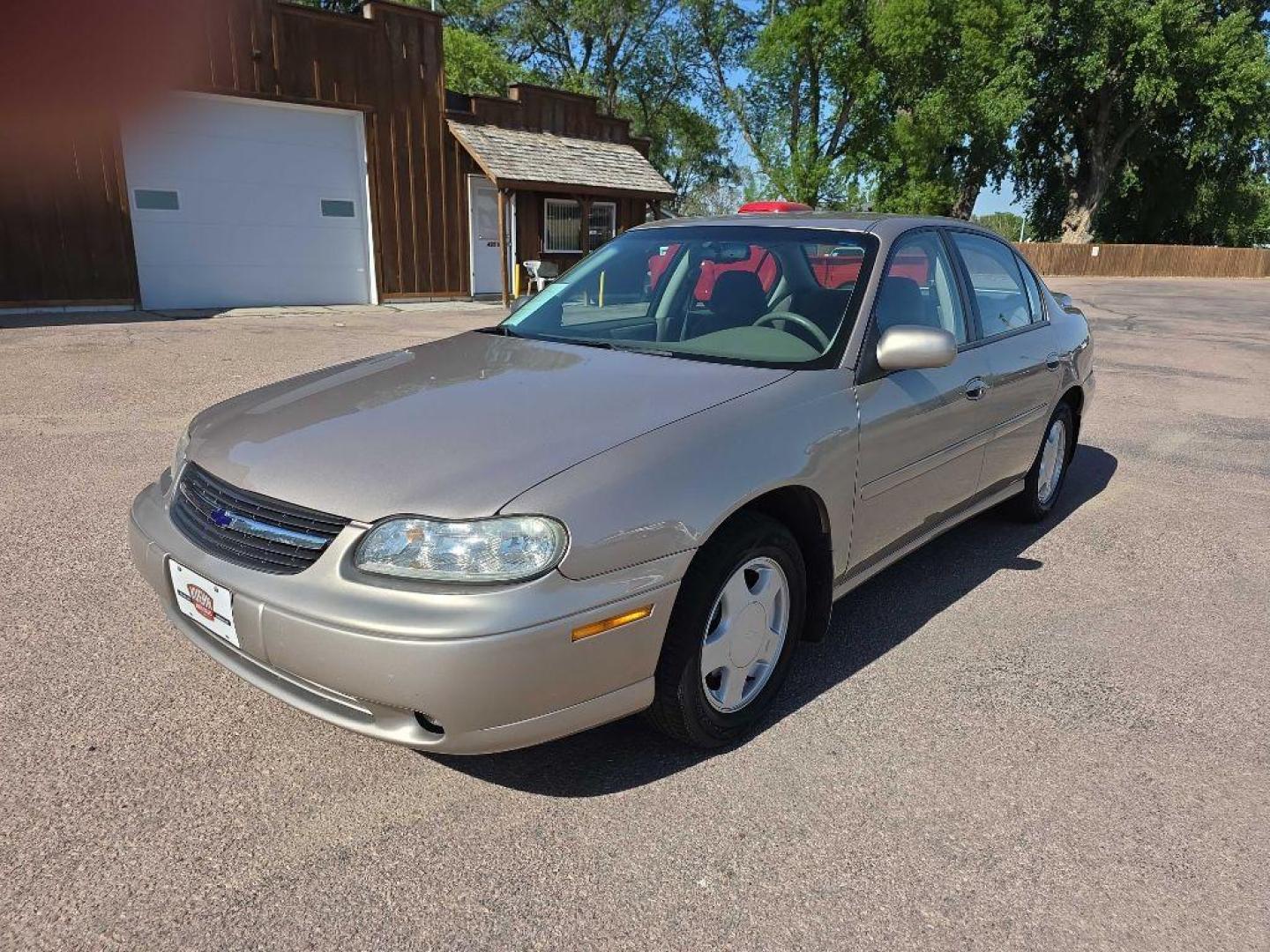 2000 TAN CHEVROLET MALIBU LS (1G1NE52J7Y6) with an 3.1L engine, Automatic transmission, located at 495 Old Highway 20 West, South Sioux City, NE, 68776, (402) 494-2677, 42.458408, -96.443512- Photo#0