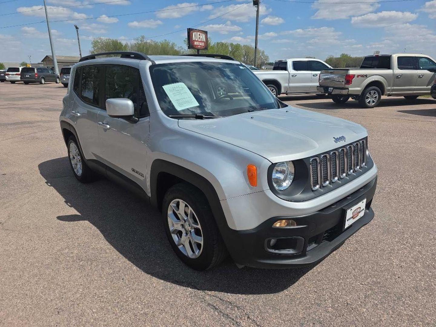 2015 SILVER JEEP RENEGADE LATITUDE (ZACCJABT0FP) with an 2.4L engine, Automatic transmission, located at 495 Old Highway 20 West, South Sioux City, NE, 68776, (402) 494-2677, 42.458408, -96.443512- Photo#5