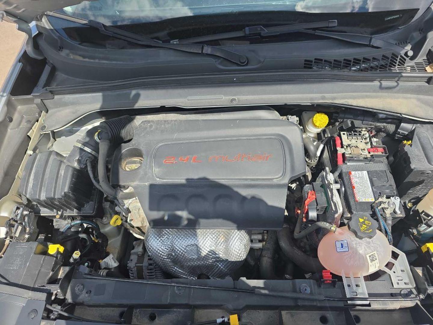 2015 SILVER JEEP RENEGADE LATITUDE (ZACCJABT0FP) with an 2.4L engine, Automatic transmission, located at 495 Old Highway 20 West, South Sioux City, NE, 68776, (402) 494-2677, 42.458408, -96.443512- Photo#14