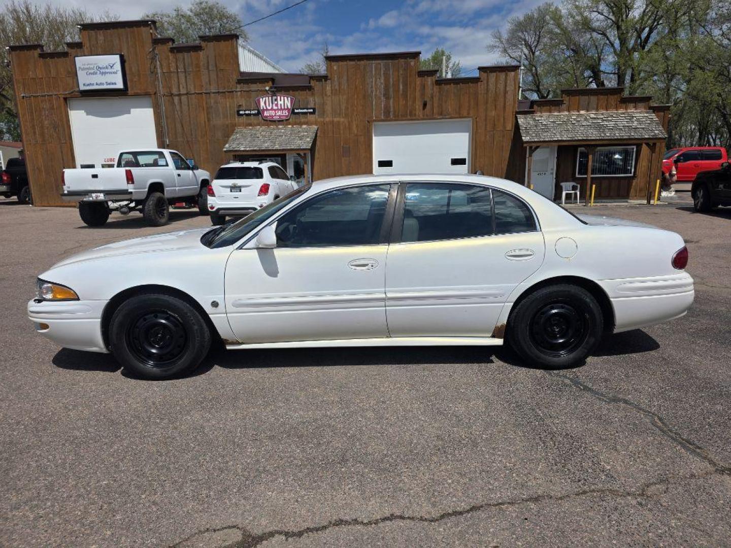 2004 WHITE BUICK LESABRE LIMITED (1G4HR54K44U) with an 3.8L engine, Automatic transmission, located at 495 Old Highway 20 West, South Sioux City, NE, 68776, (402) 494-2677, 42.458408, -96.443512- Photo#1