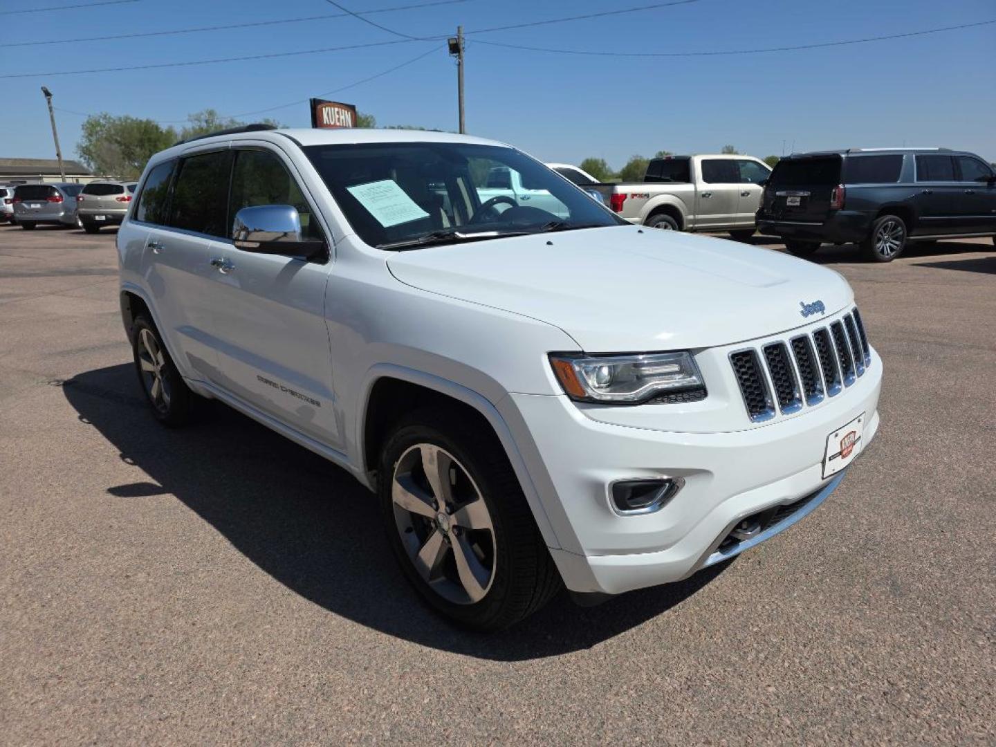 2014 WHITE JEEP GRAND CHEROKEE OVERLAND (1C4RJFCG8EC) with an 3.6L engine, Automatic transmission, located at 495 Old Highway 20 West, South Sioux City, NE, 68776, (402) 494-2677, 42.458408, -96.443512- Photo#5
