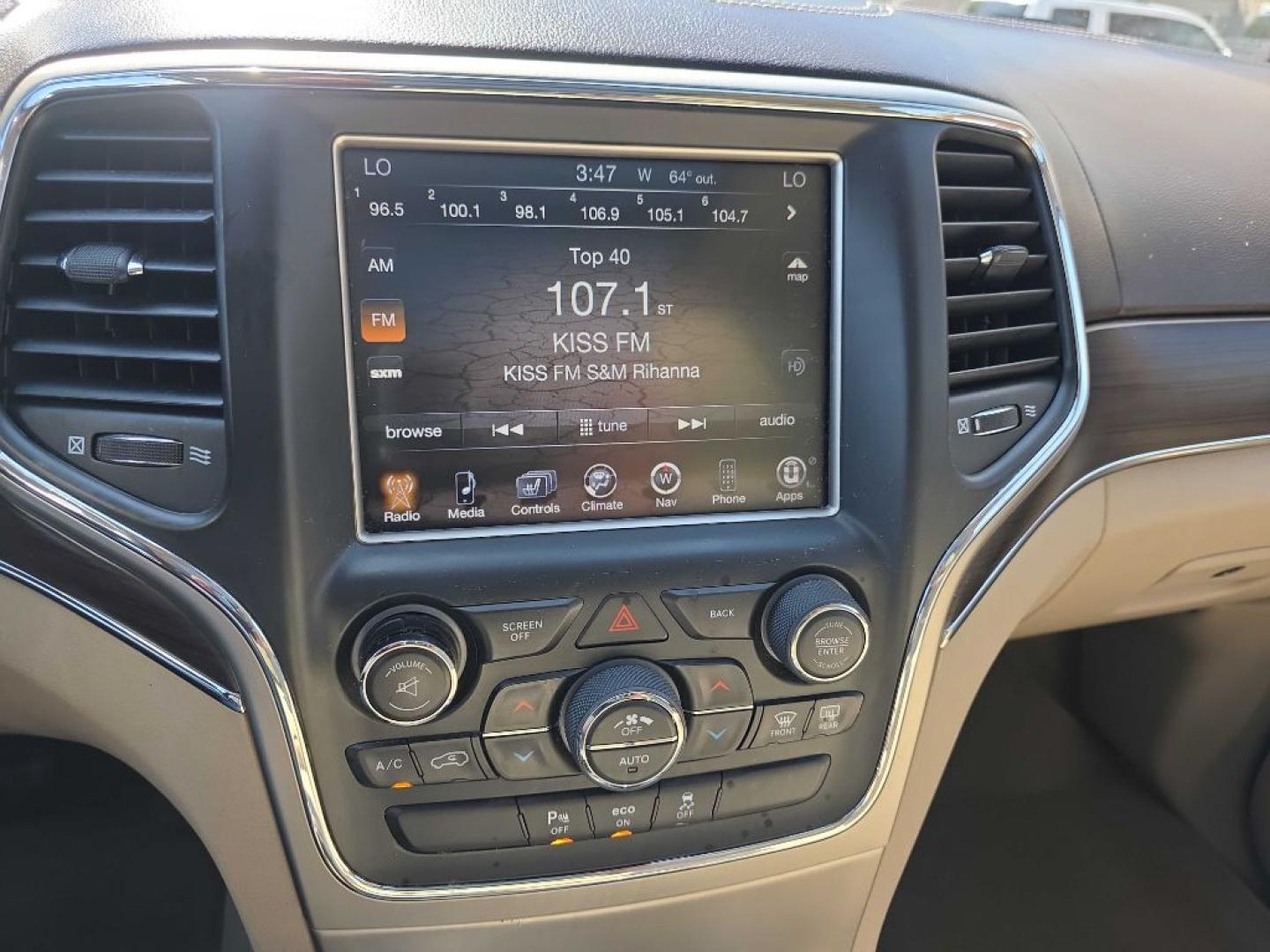 2014 WHITE JEEP GRAND CHEROKEE OVERLAND (1C4RJFCG8EC) with an 3.6L engine, Automatic transmission, located at 495 Old Highway 20 West, South Sioux City, NE, 68776, (402) 494-2677, 42.458408, -96.443512- Photo#15