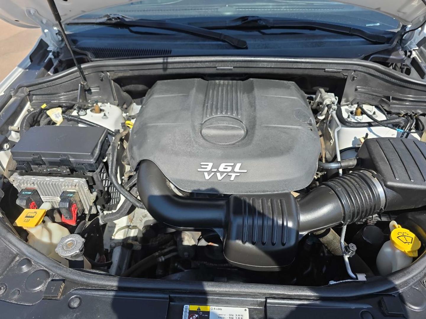 2014 WHITE JEEP GRAND CHEROKEE OVERLAND (1C4RJFCG8EC) with an 3.6L engine, Automatic transmission, located at 495 Old Highway 20 West, South Sioux City, NE, 68776, (402) 494-2677, 42.458408, -96.443512- Photo#19