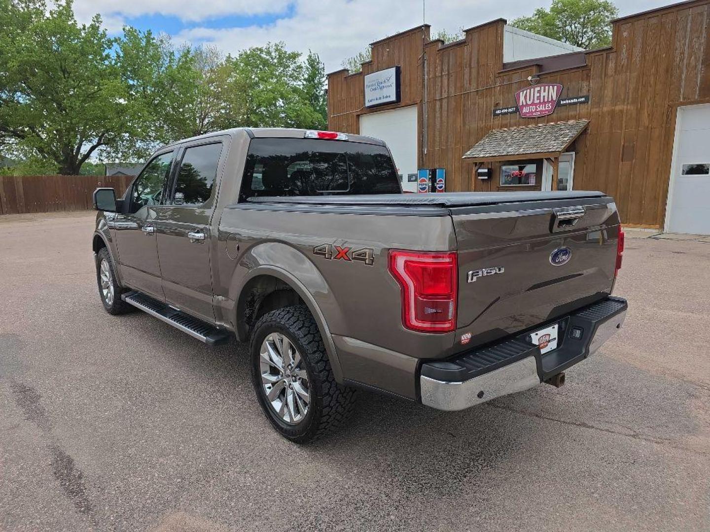 2016 BRONZE FORD F150 SUPERCREW (1FTEW1EF9GK) with an 5.0L engine, Automatic transmission, located at 495 Old Highway 20 West, South Sioux City, NE, 68776, (402) 494-2677, 42.458408, -96.443512- Photo#2