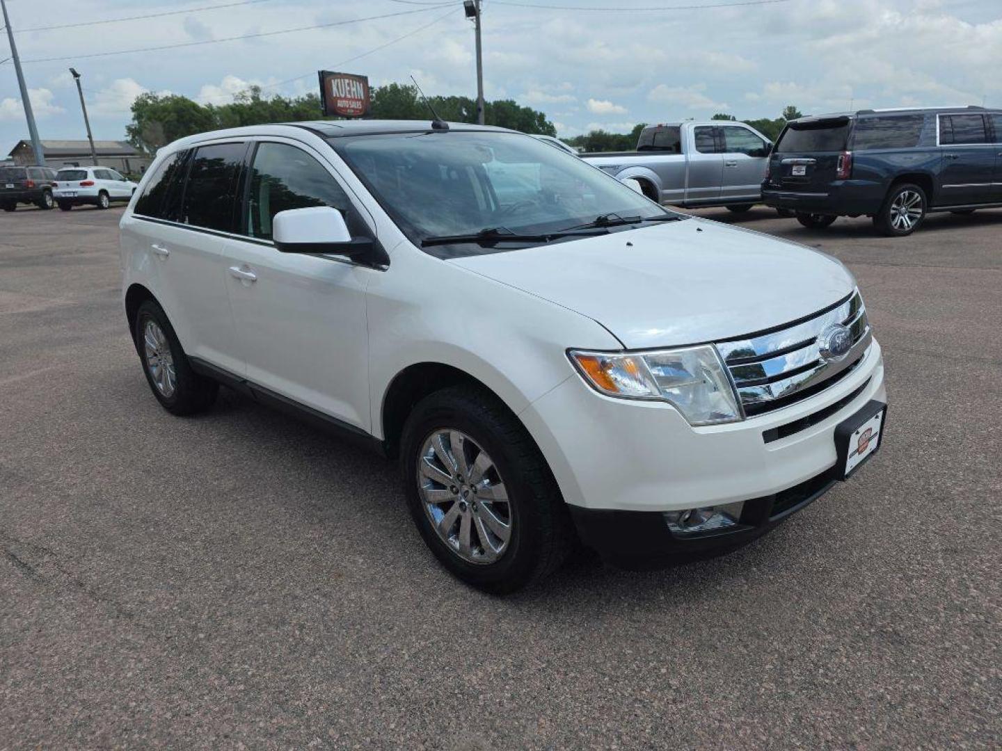 2010 WHITE FORD EDGE LIMITED (2FMDK3KC6AB) with an 3.5L engine, Automatic transmission, located at 495 Old Highway 20 West, South Sioux City, NE, 68776, (402) 494-2677, 42.458408, -96.443512 - Photo#5