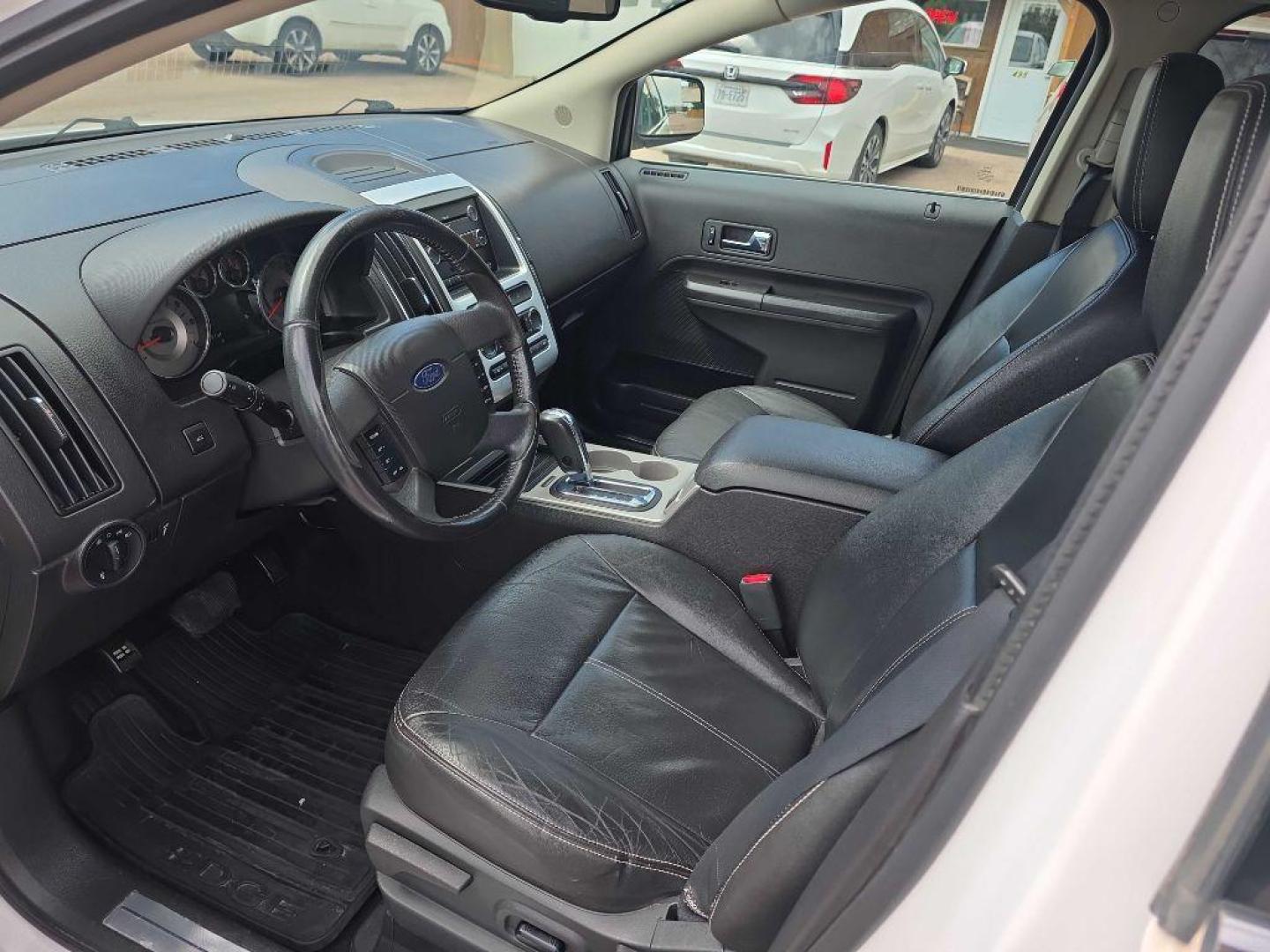 2010 WHITE FORD EDGE LIMITED (2FMDK3KC6AB) with an 3.5L engine, Automatic transmission, located at 495 Old Highway 20 West, South Sioux City, NE, 68776, (402) 494-2677, 42.458408, -96.443512 - Photo#6