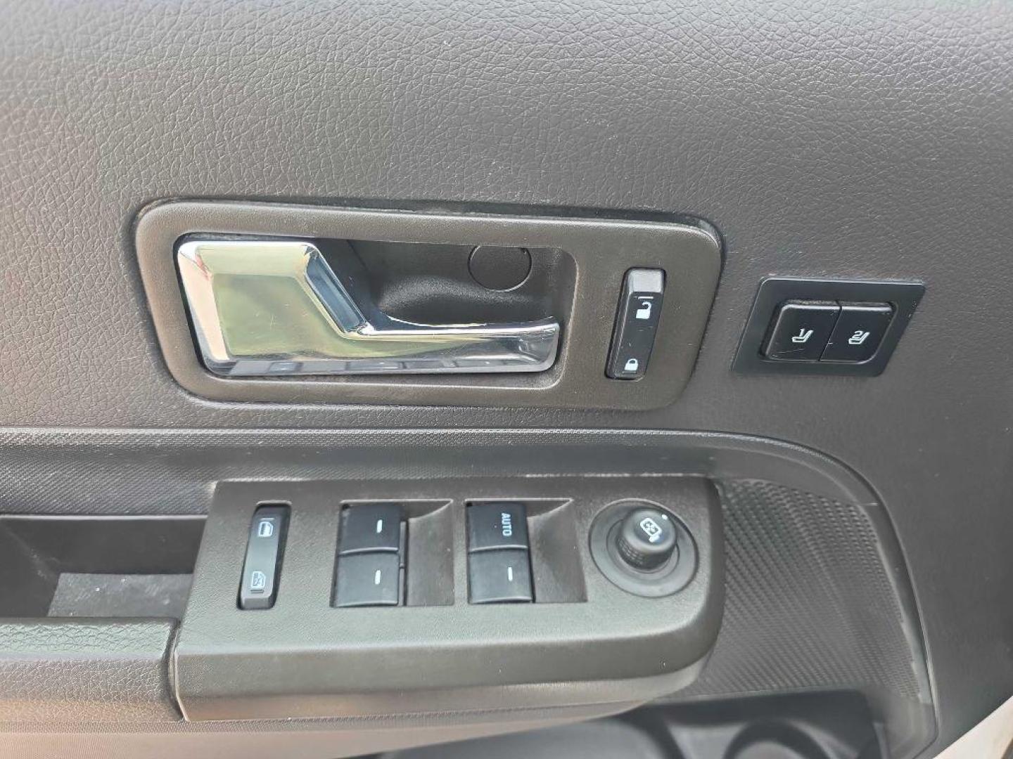 2010 WHITE FORD EDGE LIMITED (2FMDK3KC6AB) with an 3.5L engine, Automatic transmission, located at 495 Old Highway 20 West, South Sioux City, NE, 68776, (402) 494-2677, 42.458408, -96.443512 - Photo#9